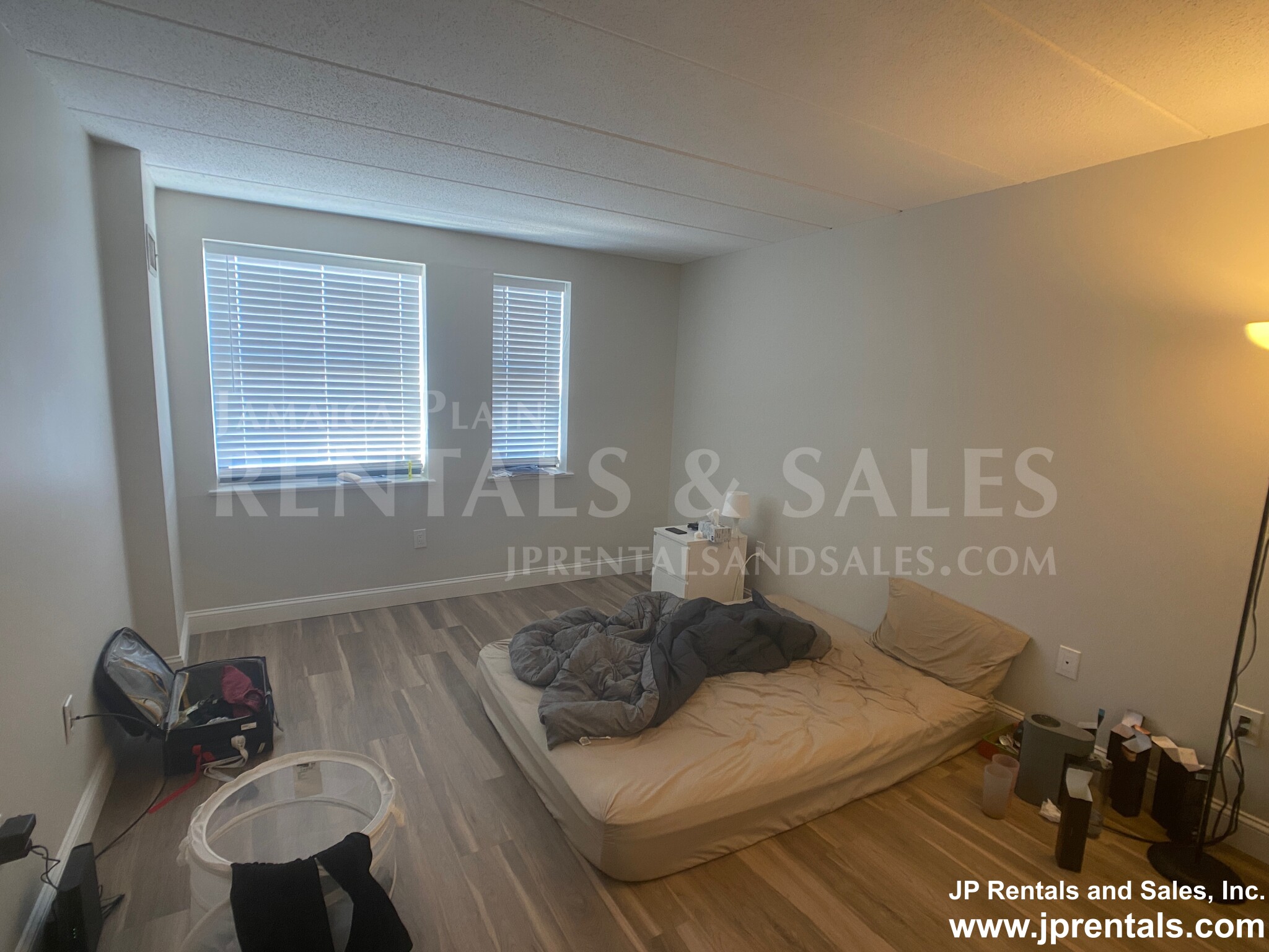 1933 Commonwealth Ave, Brighton