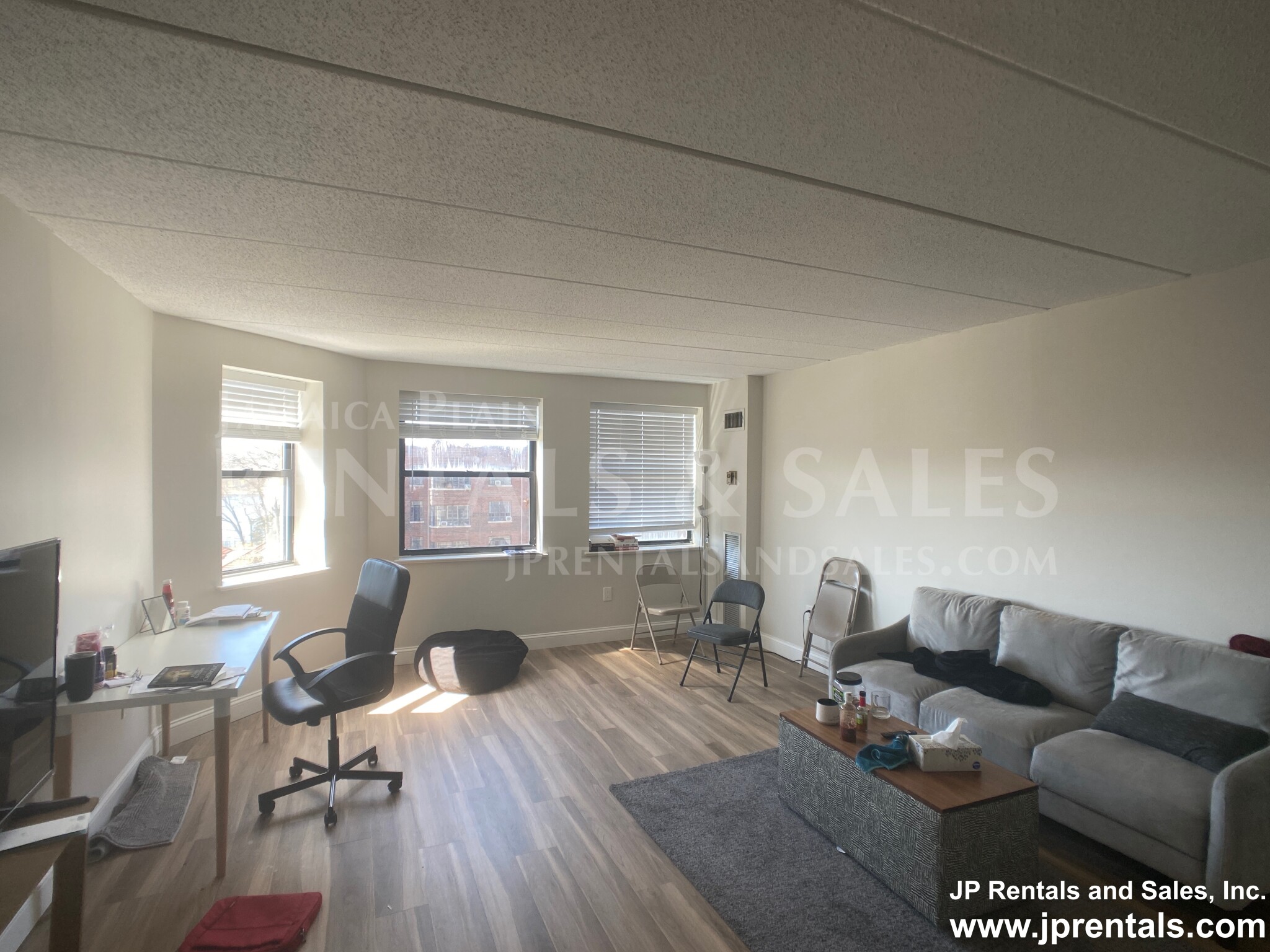 1933 Commonwealth Ave, Brighton