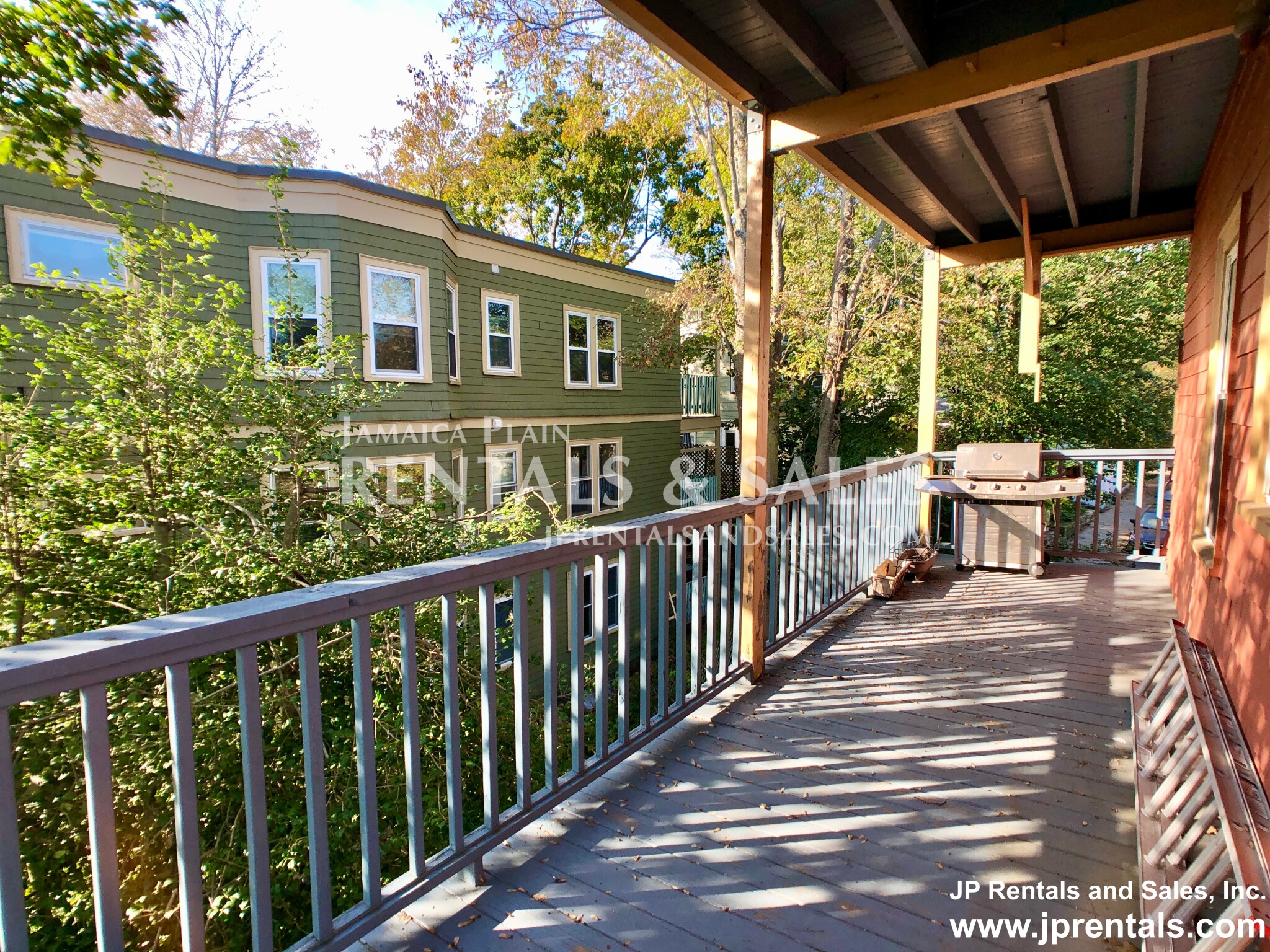 32 Saint Rose St, Jamaica Plain