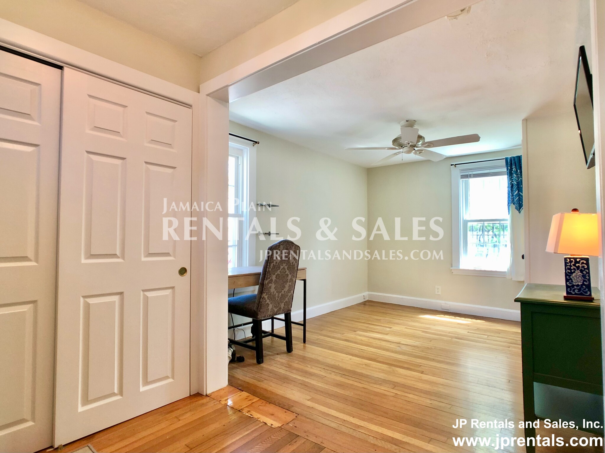 526 Centre St, Jamaica Plain