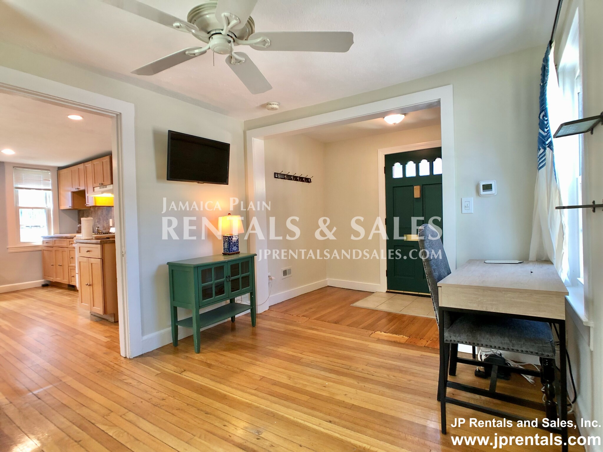 526 Centre St, Jamaica Plain