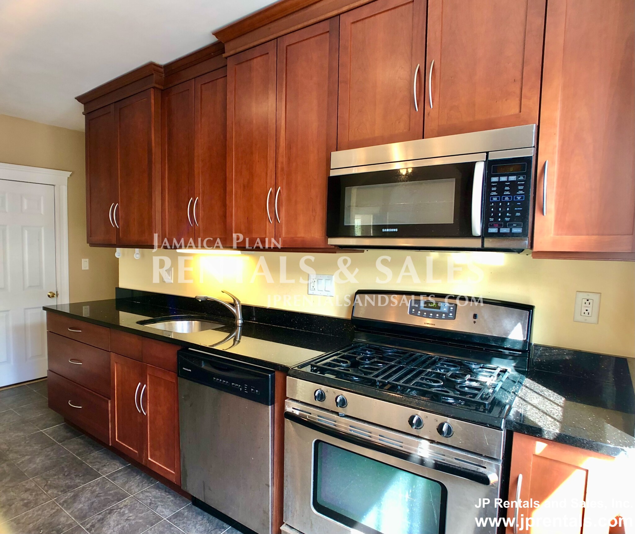 226 Jamaicaway, Jamaica Plain