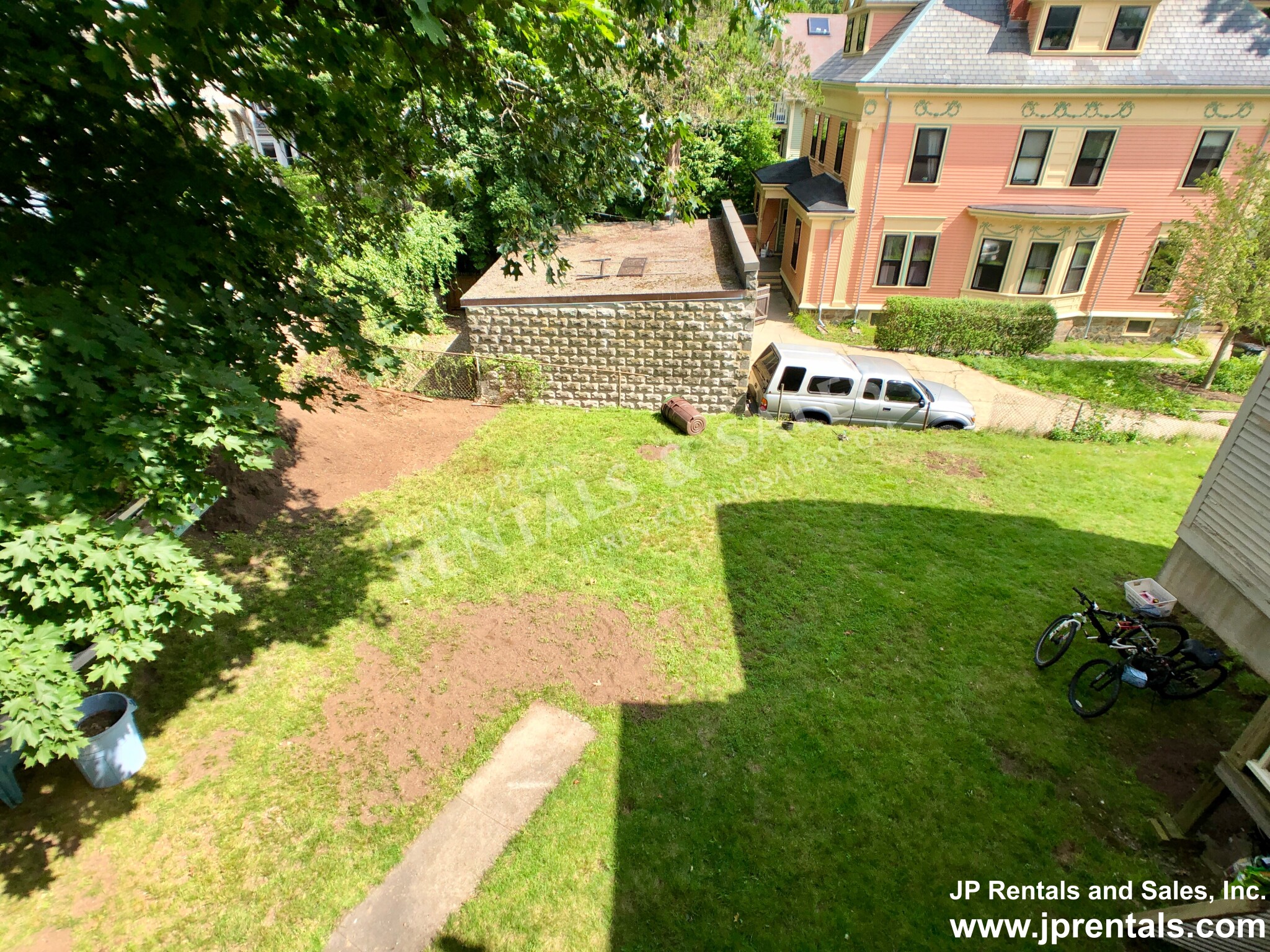 23 Clive St, Jamaica Plain