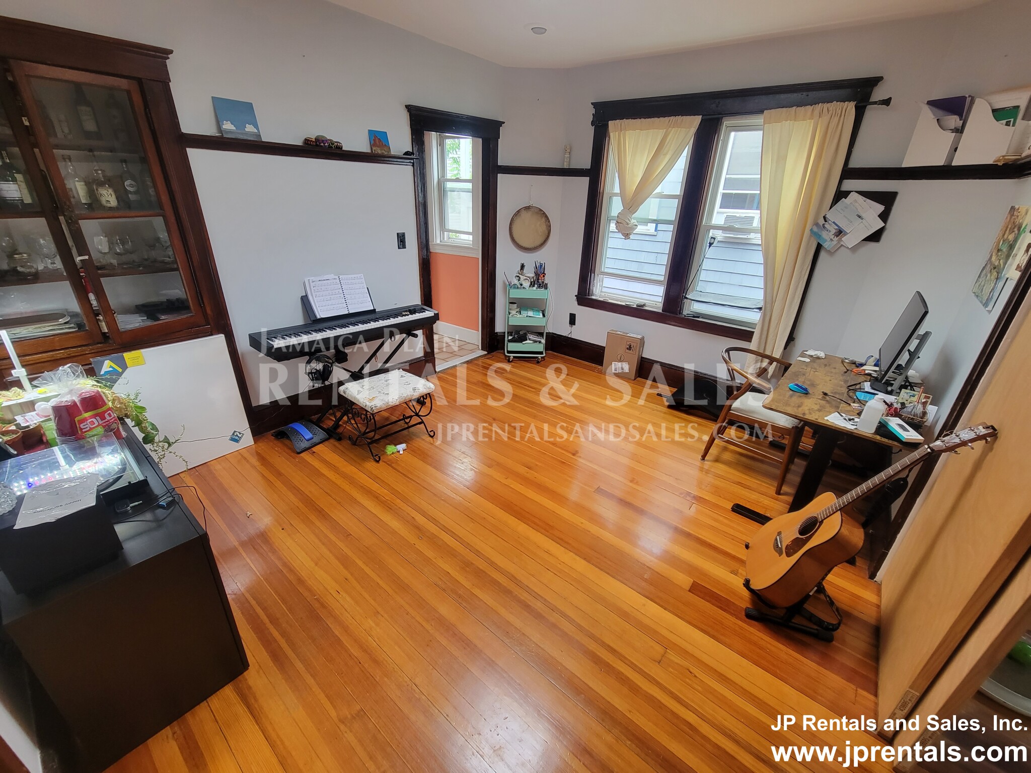 19 Estrella St, Jamaica Plain