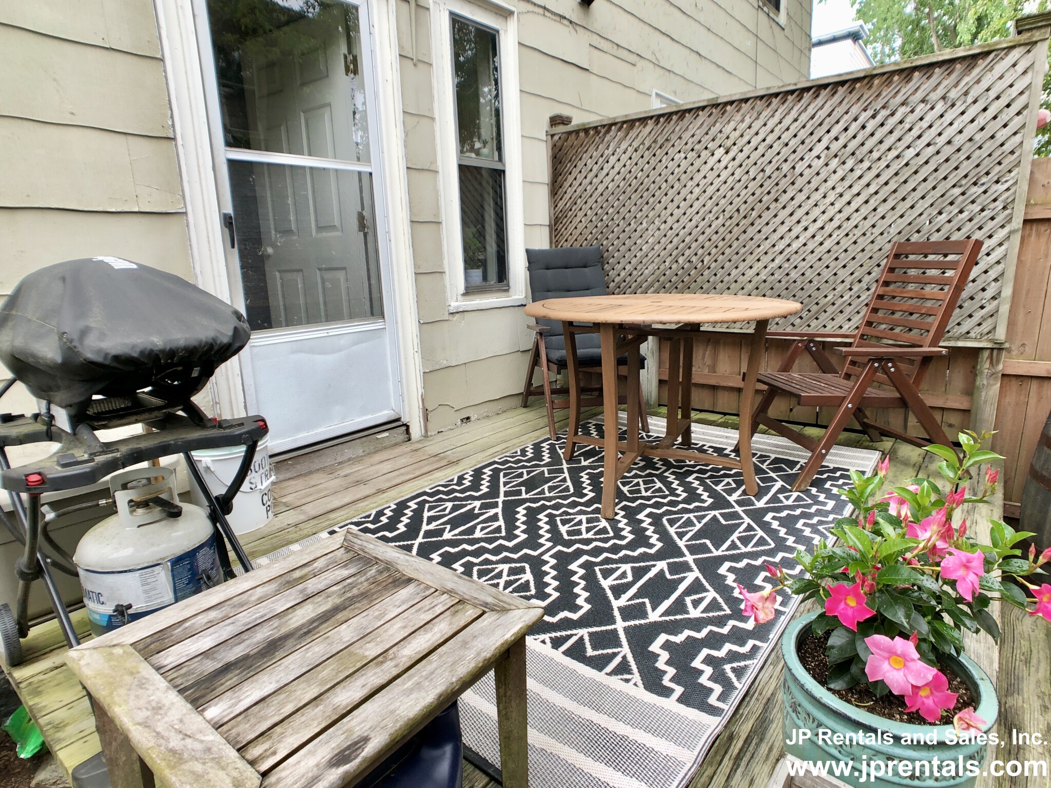 25 Lee St, Jamaica Plain