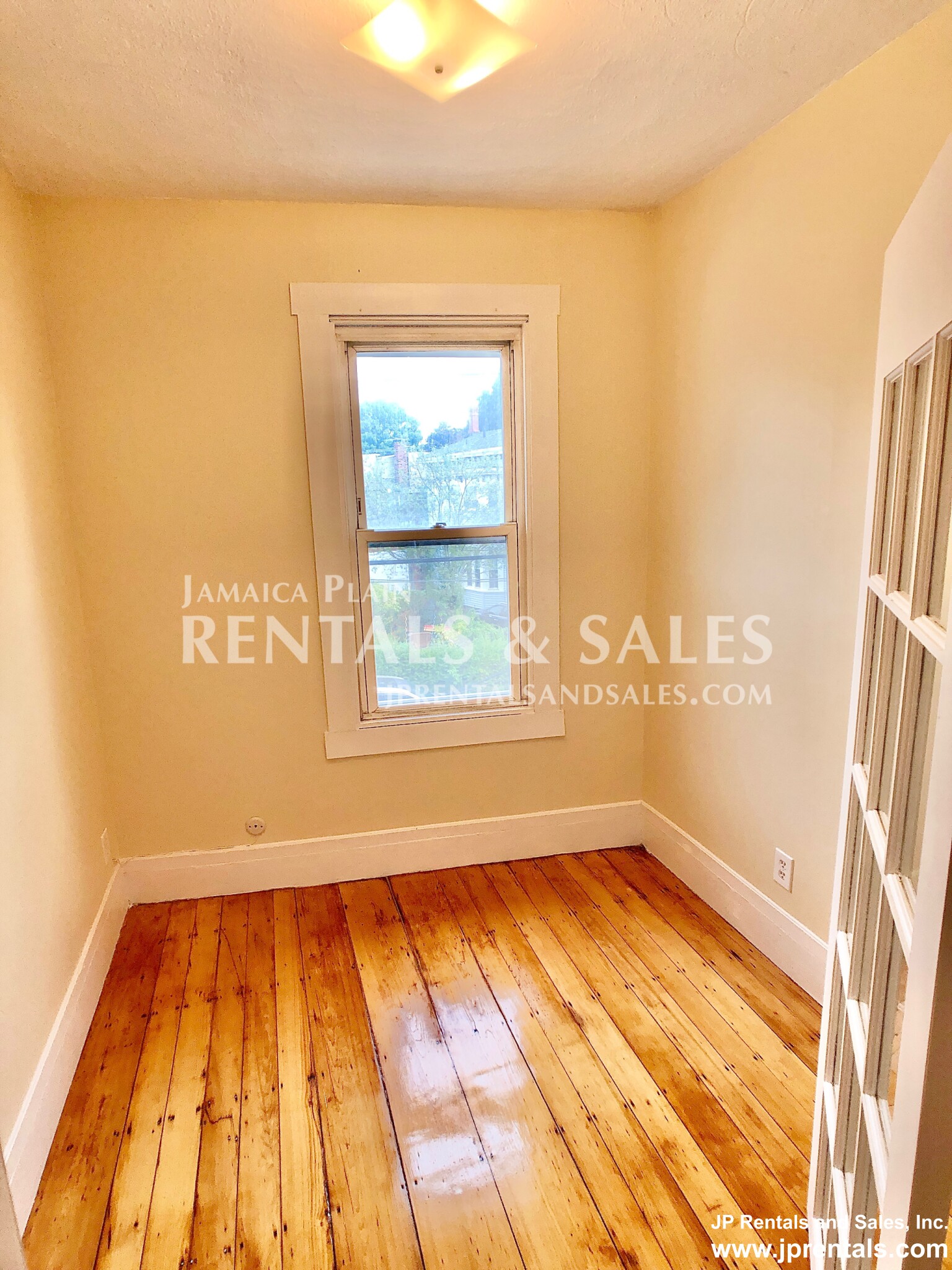 107 Sheridan St, Jamaica Plain