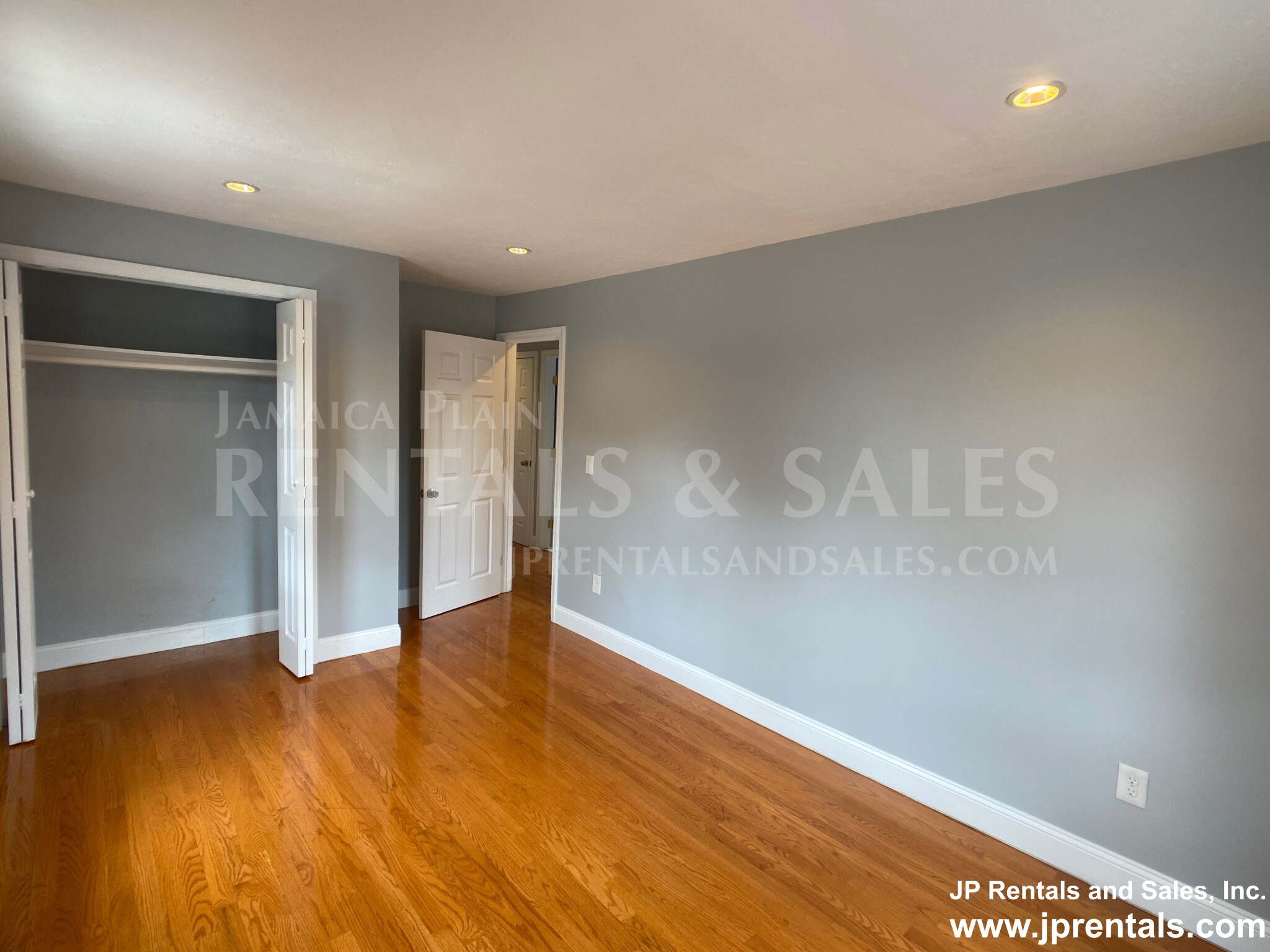 106 Montebello Rd, Jamaica Plain