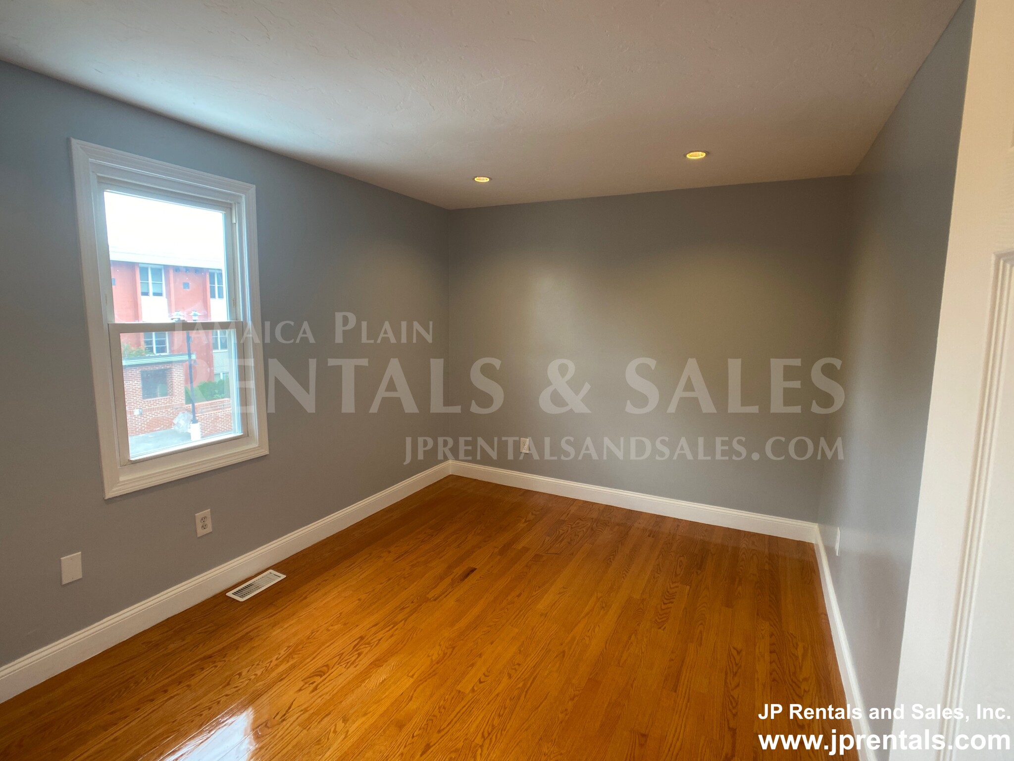 106 Montebello Rd, Jamaica Plain