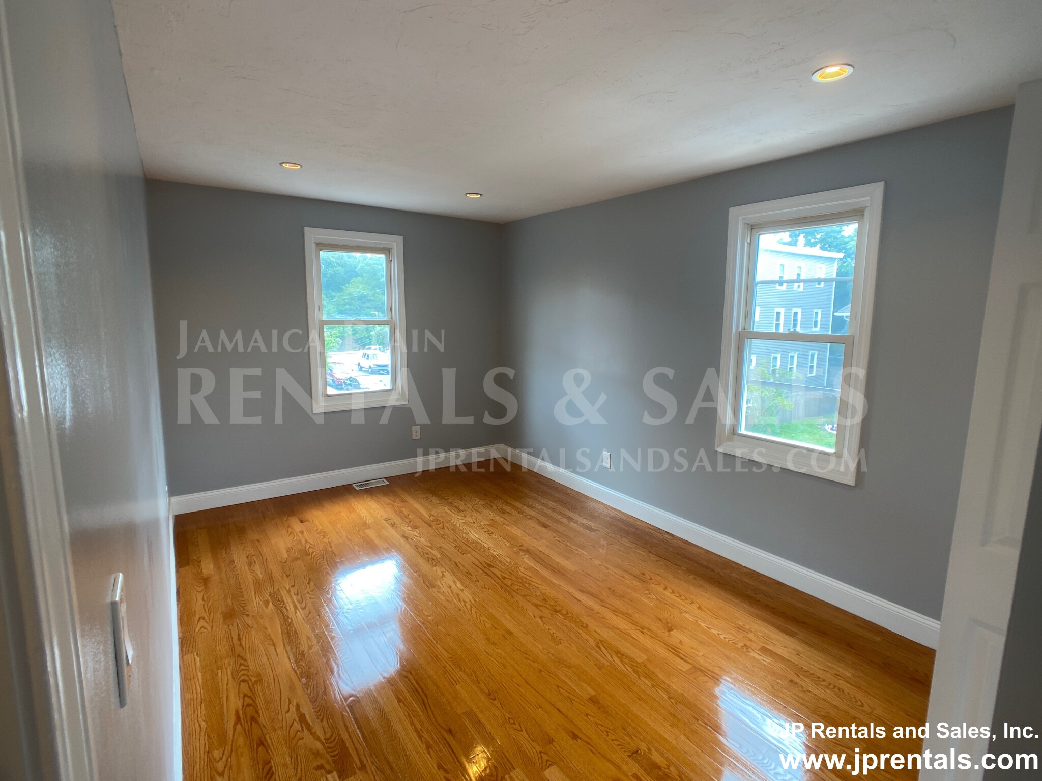 106 Montebello Rd, Jamaica Plain