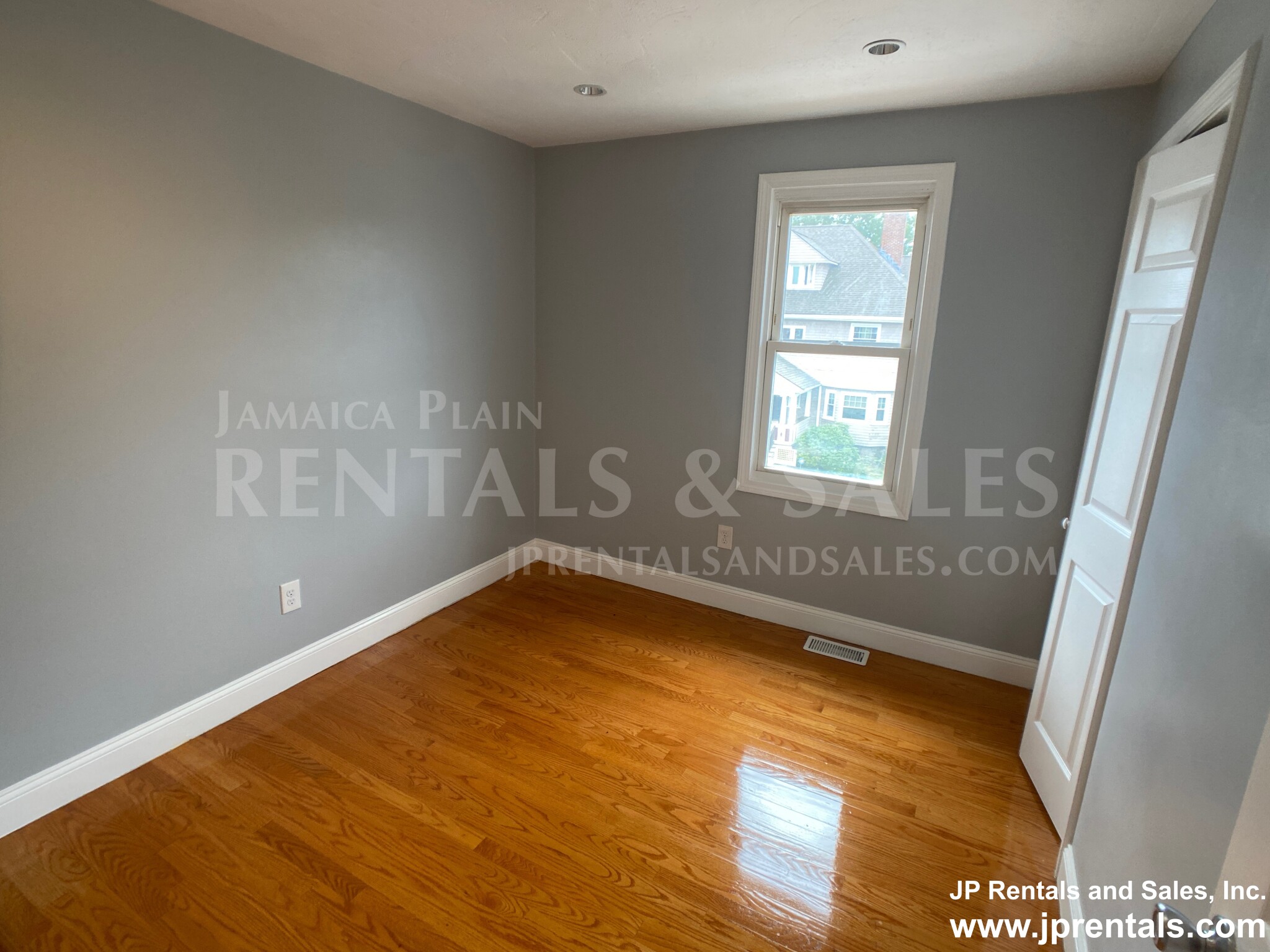 106 Montebello Rd, Jamaica Plain
