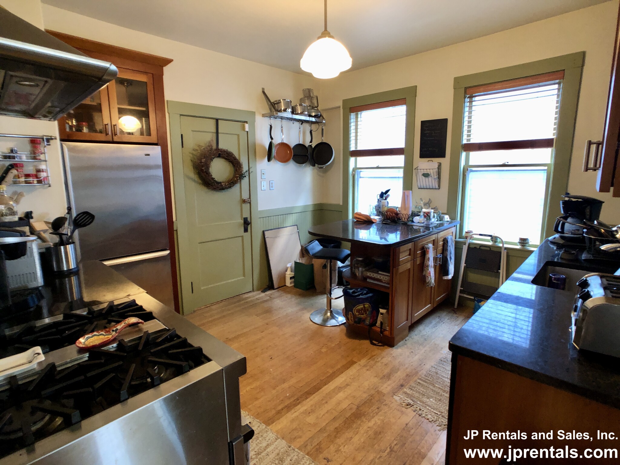 90 Forest Hills St, Jamaica Plain