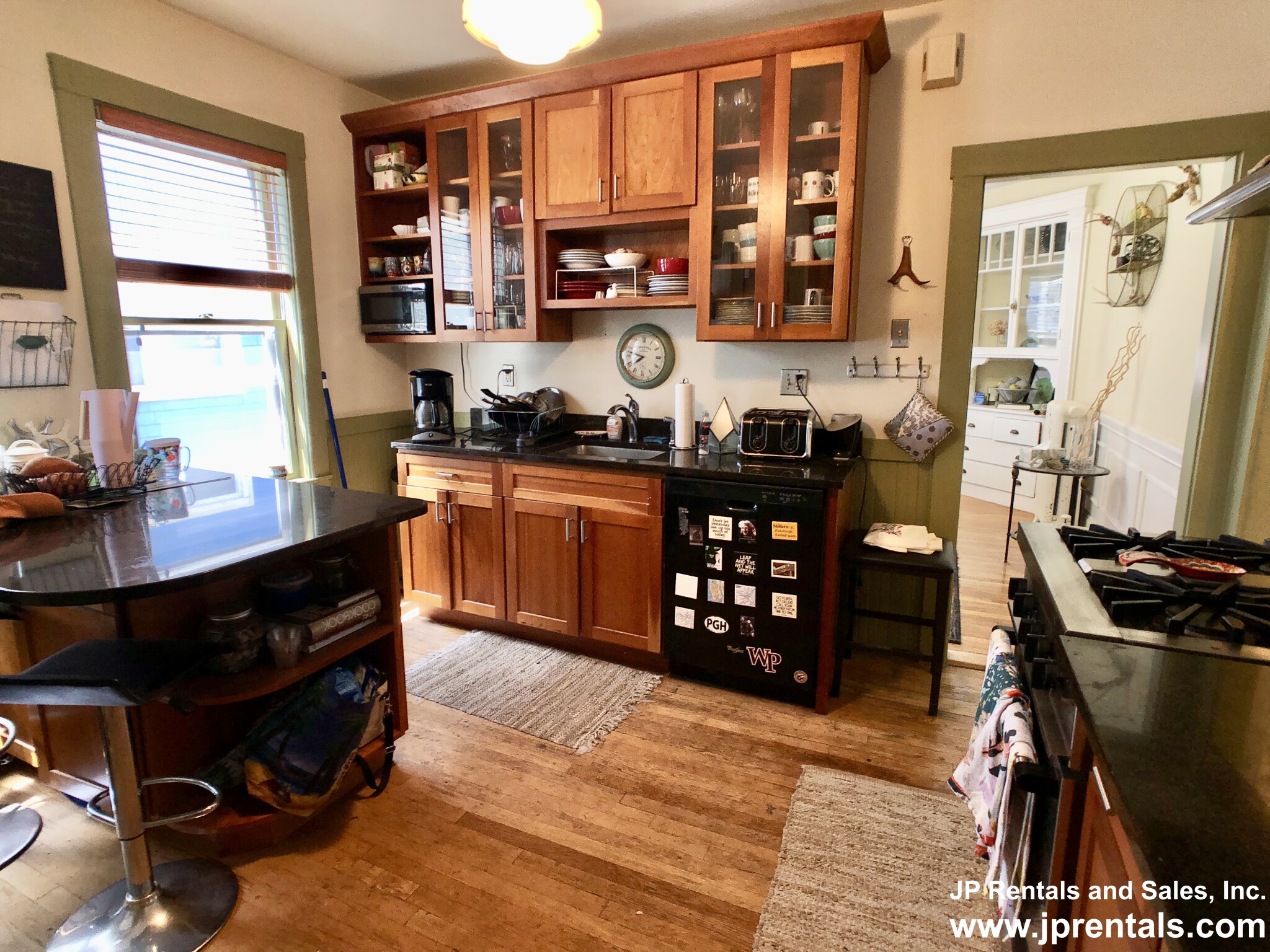 90 Forest Hills St, Jamaica Plain