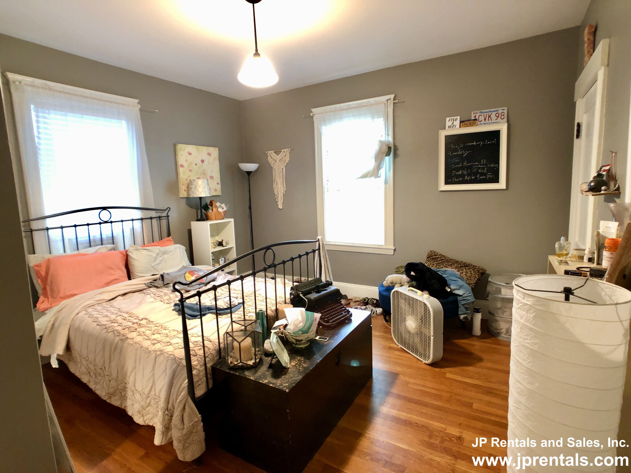 90 Forest Hills St, Jamaica Plain