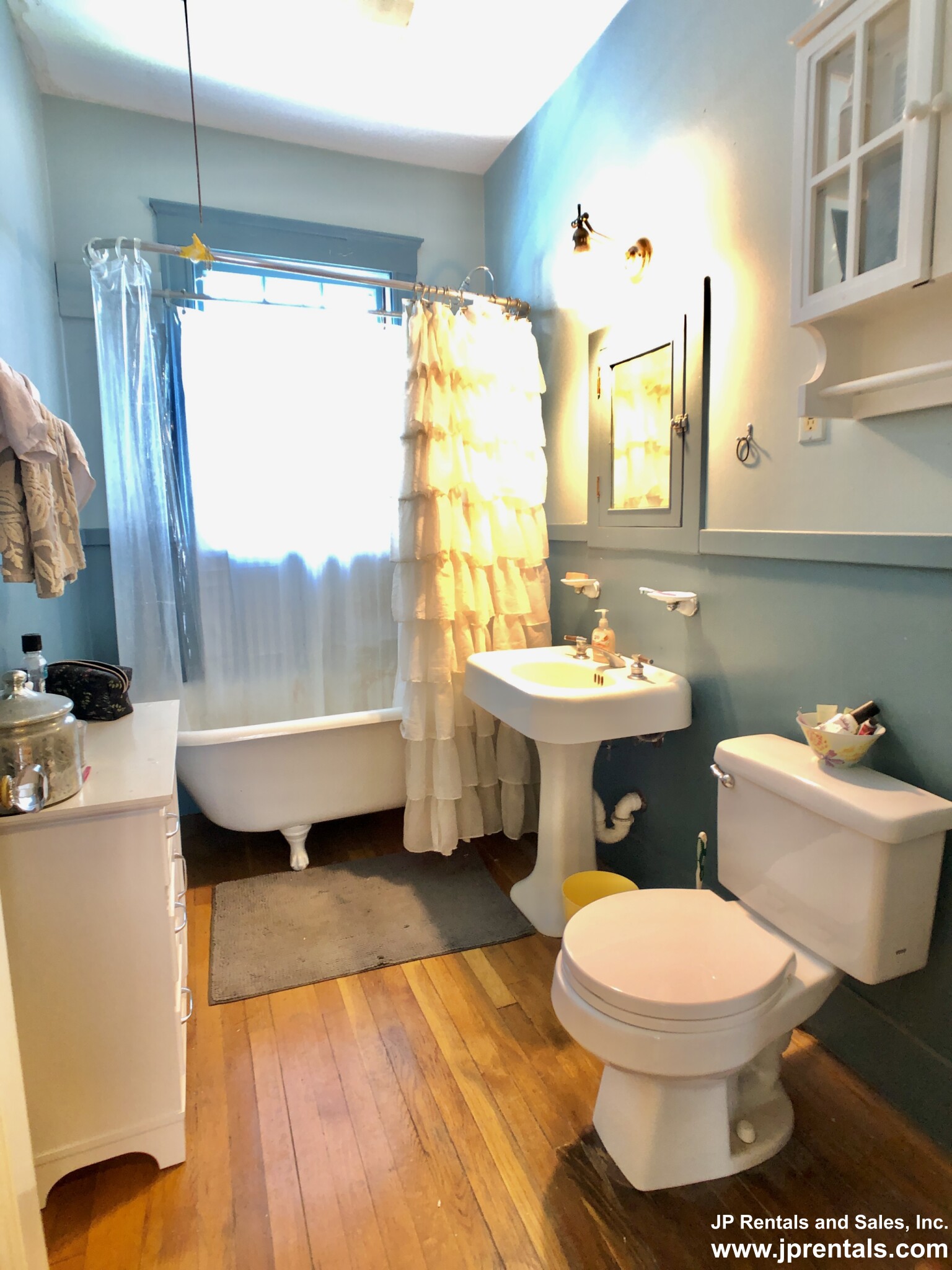 90 Forest Hills St, Jamaica Plain