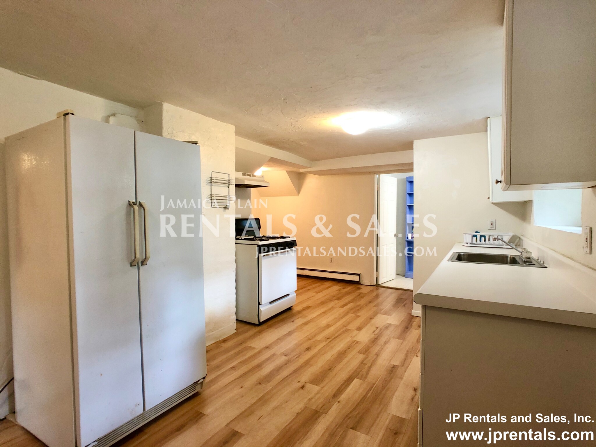 31 Oakview Ter, Jamaica Plain