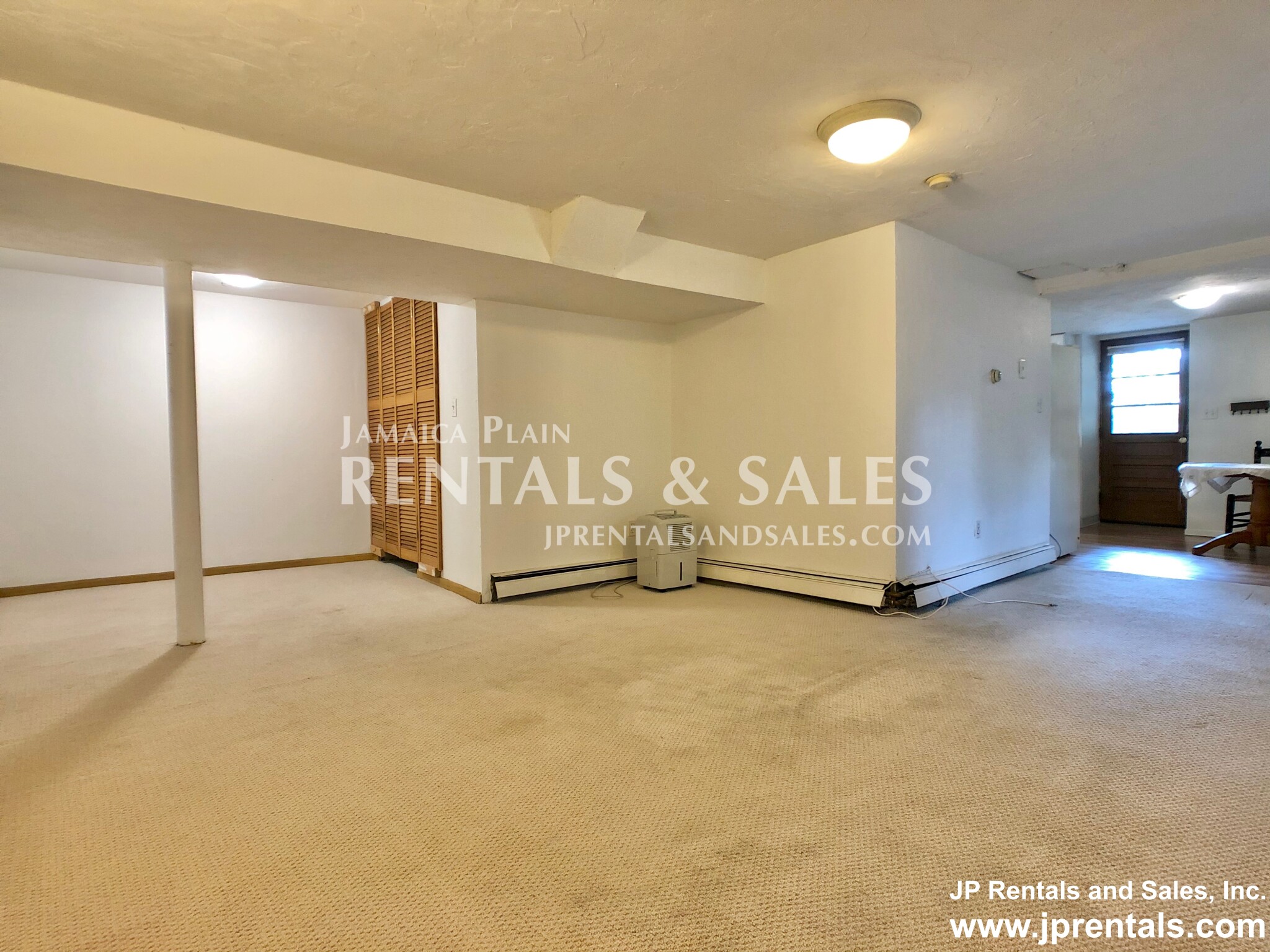 31 Oakview Ter, Jamaica Plain