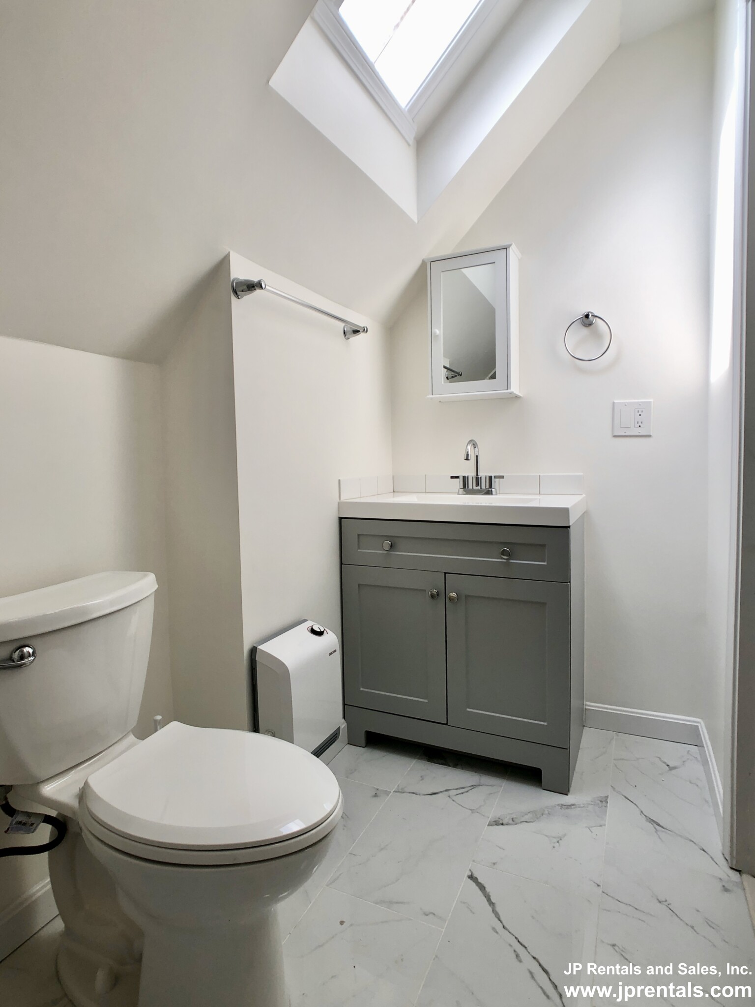 34 Evergreen St, Jamaica Plain