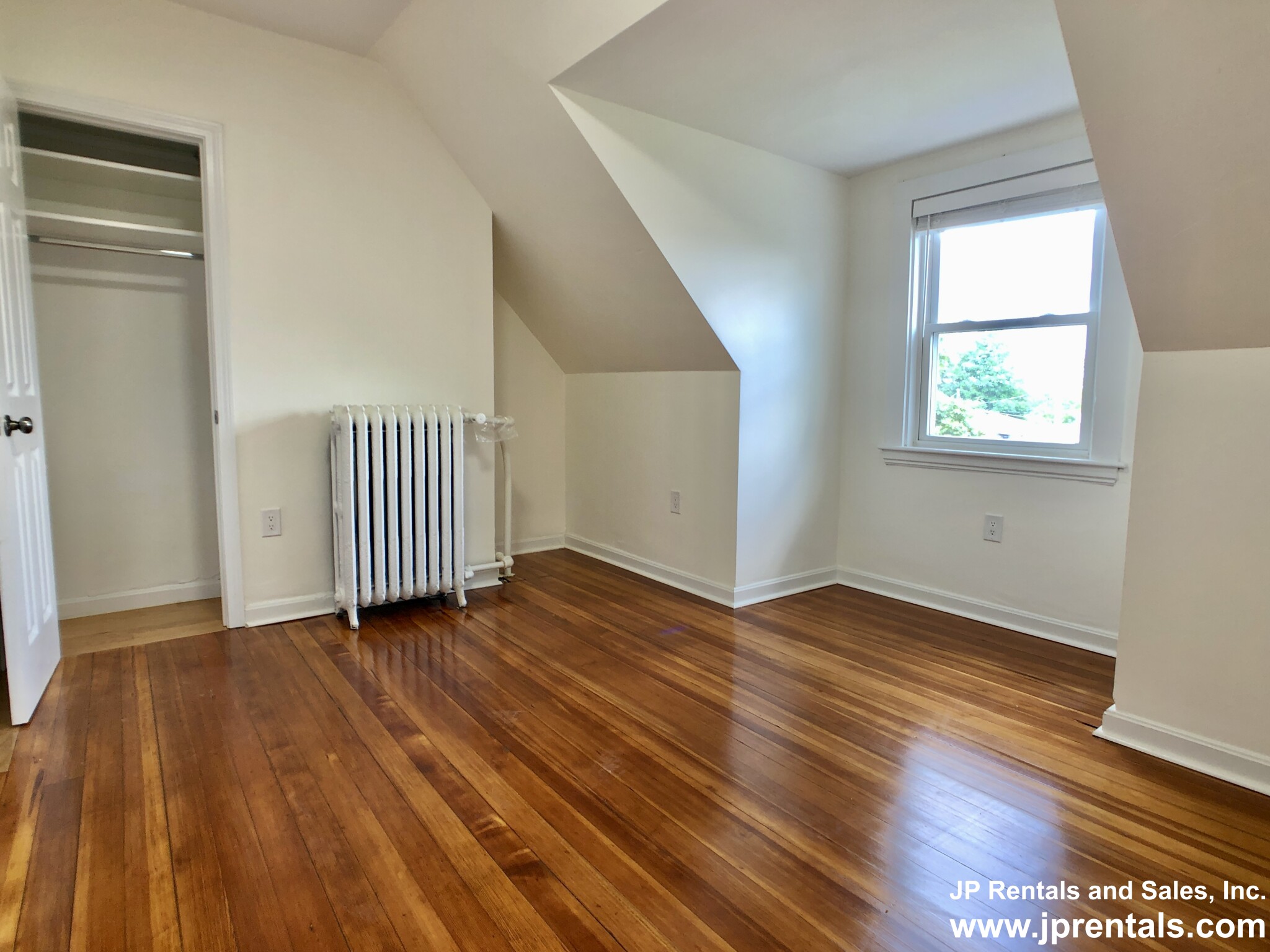 34 Evergreen St, Jamaica Plain