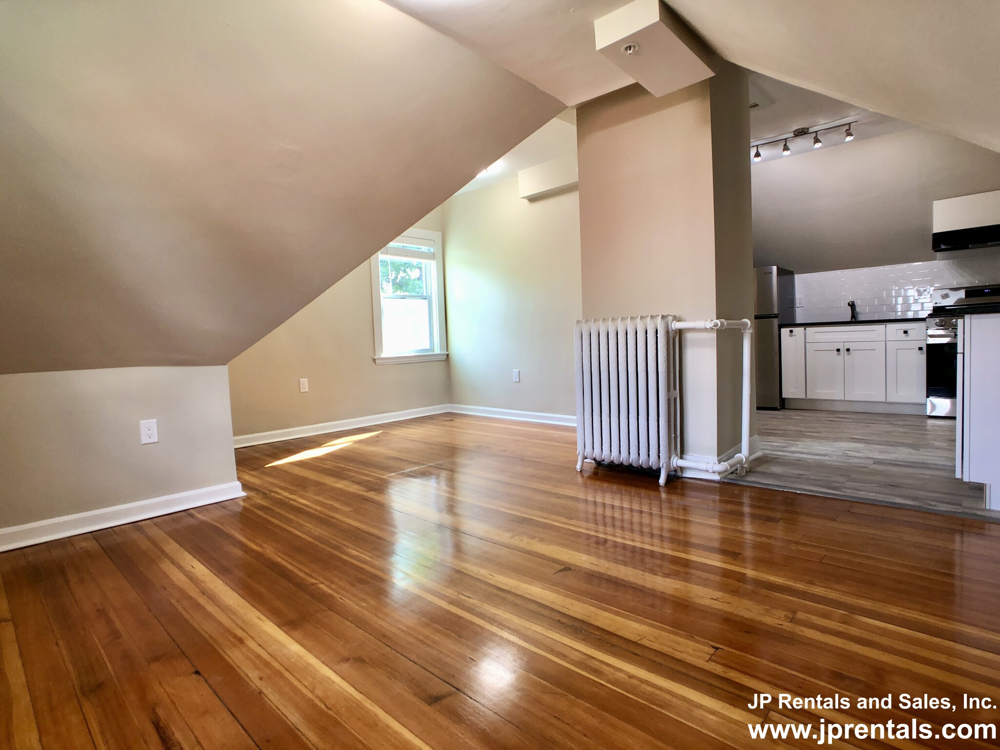 34 Evergreen St, Jamaica Plain