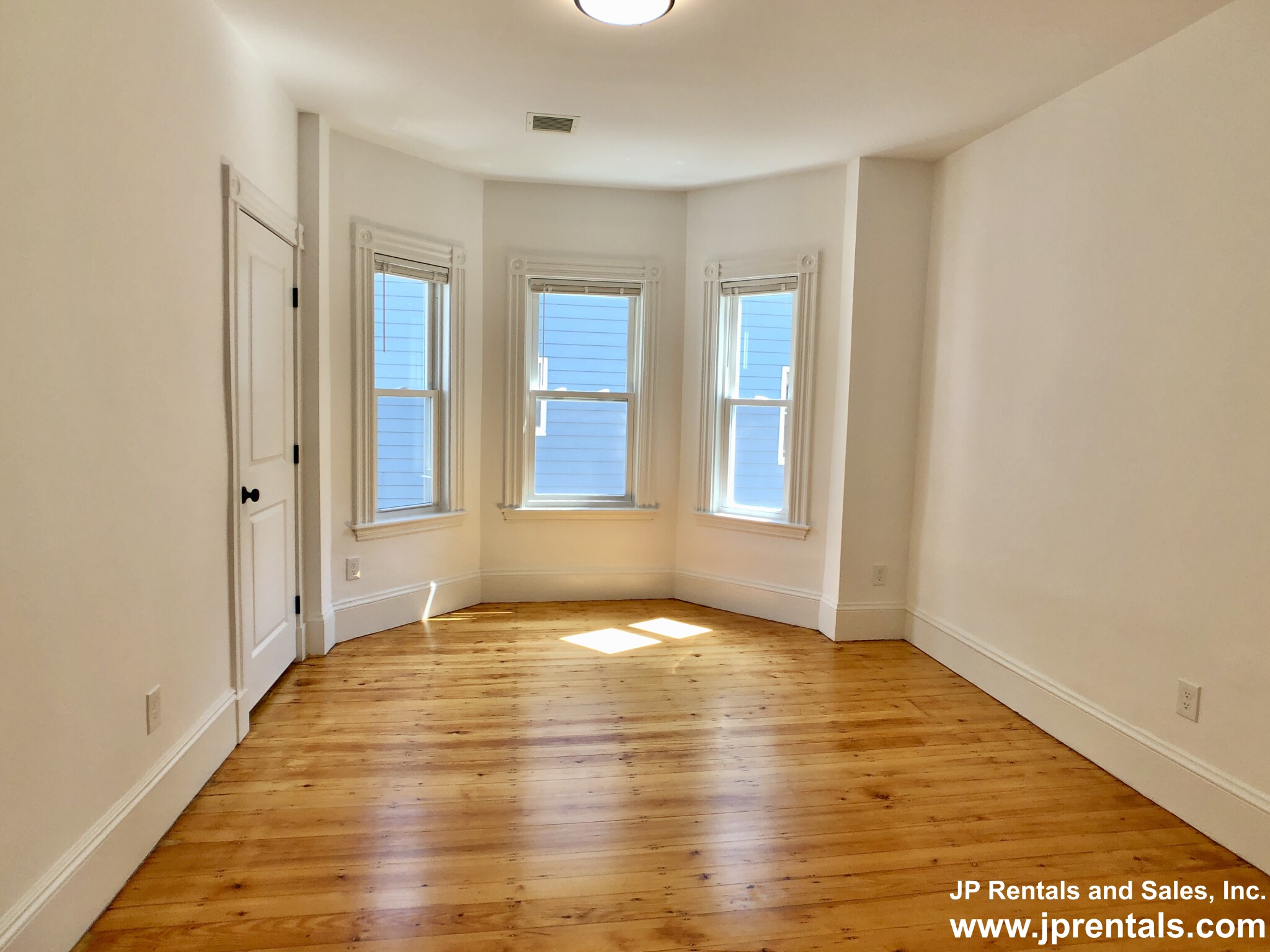 39 Goldsmith St, Jamaica Plain