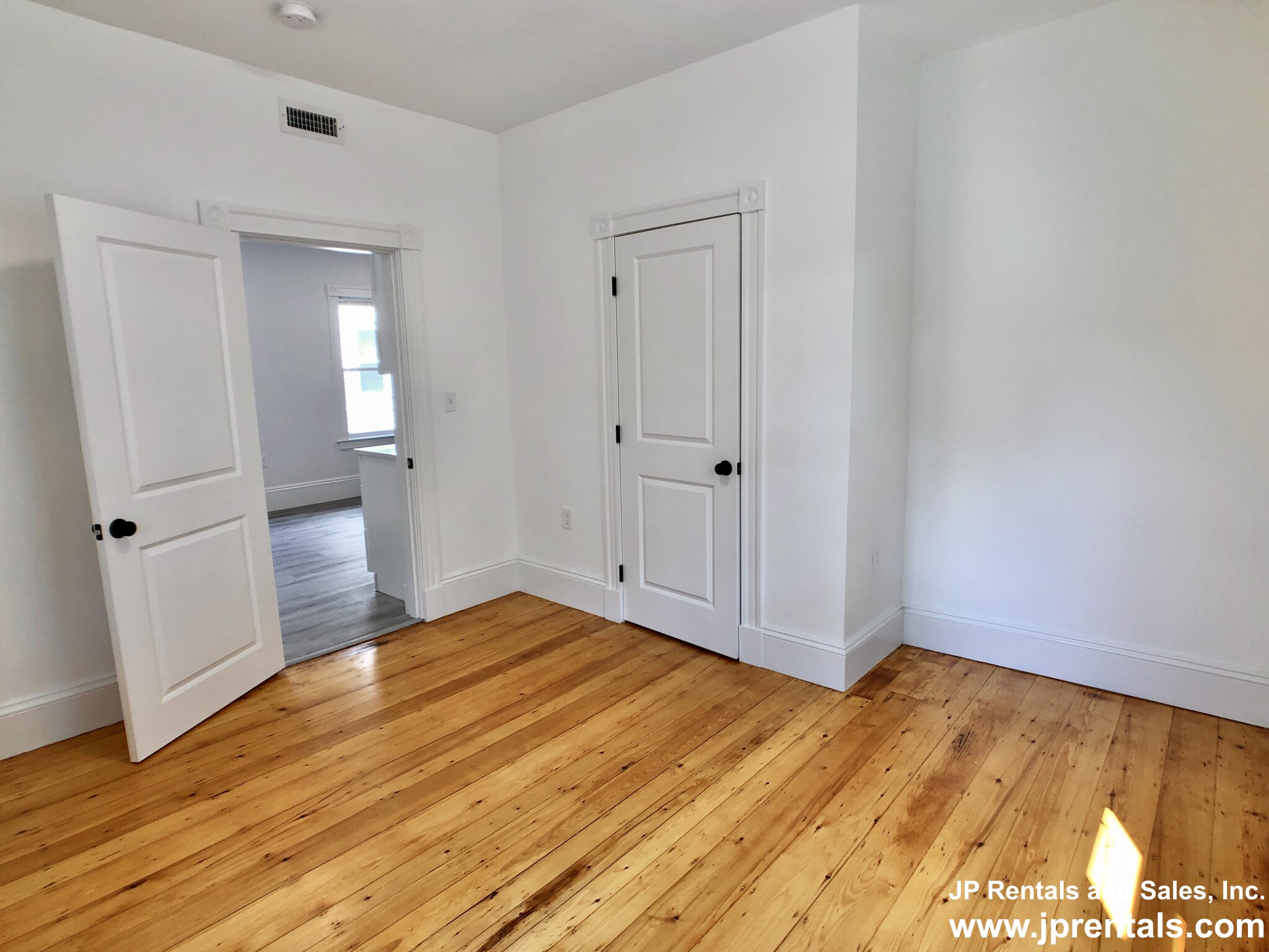 39 Goldsmith St, Jamaica Plain