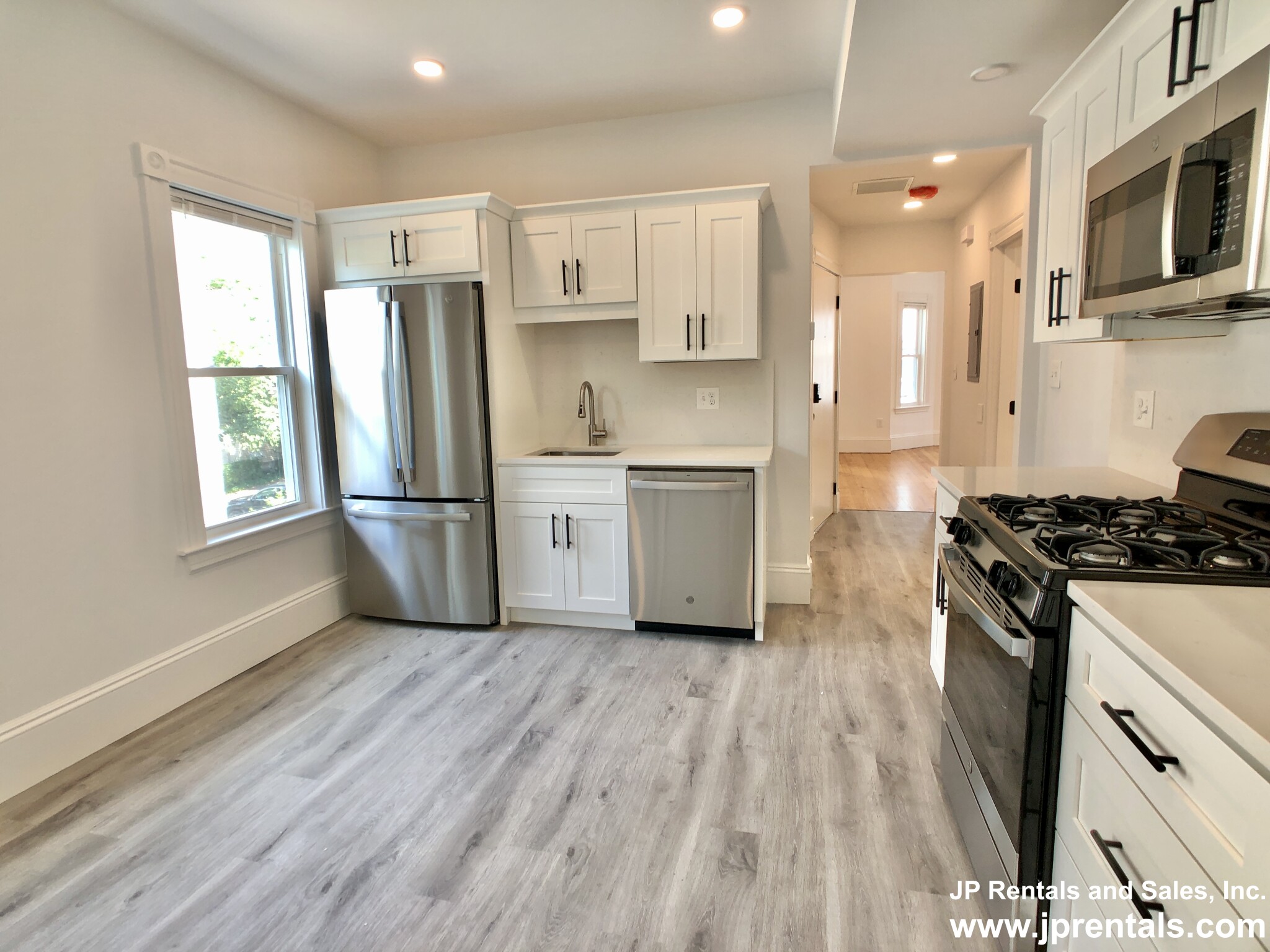 39 Goldsmith St, Jamaica Plain