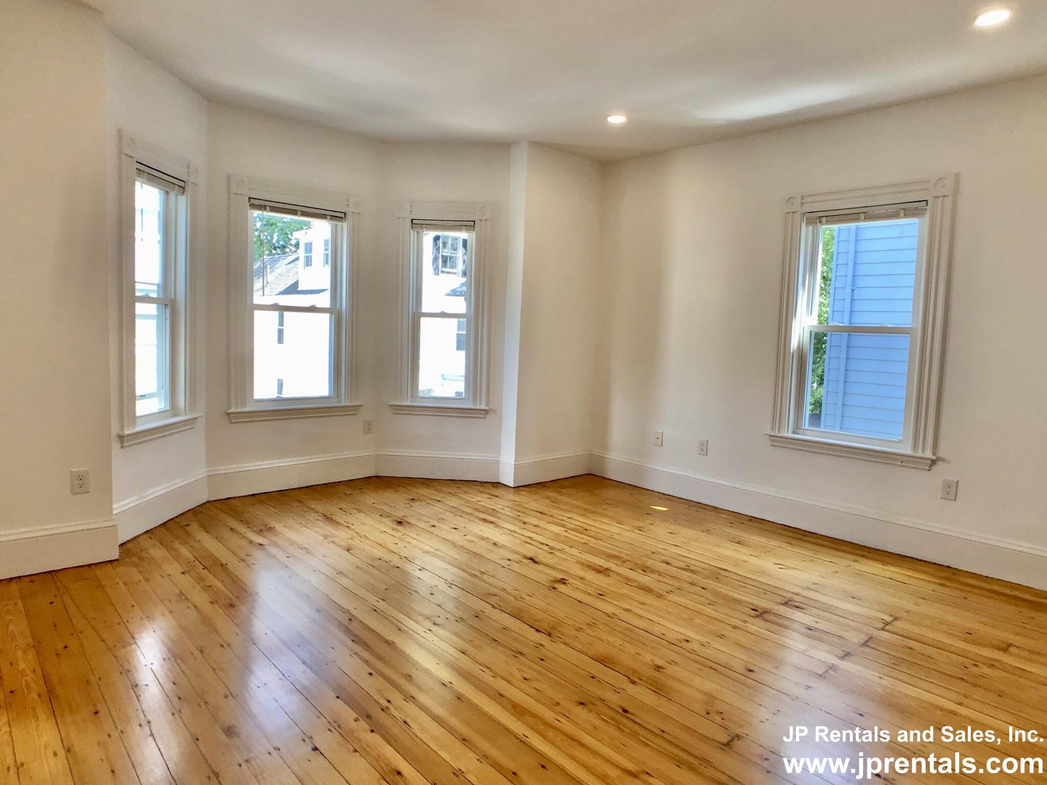 39 Goldsmith St, Jamaica Plain