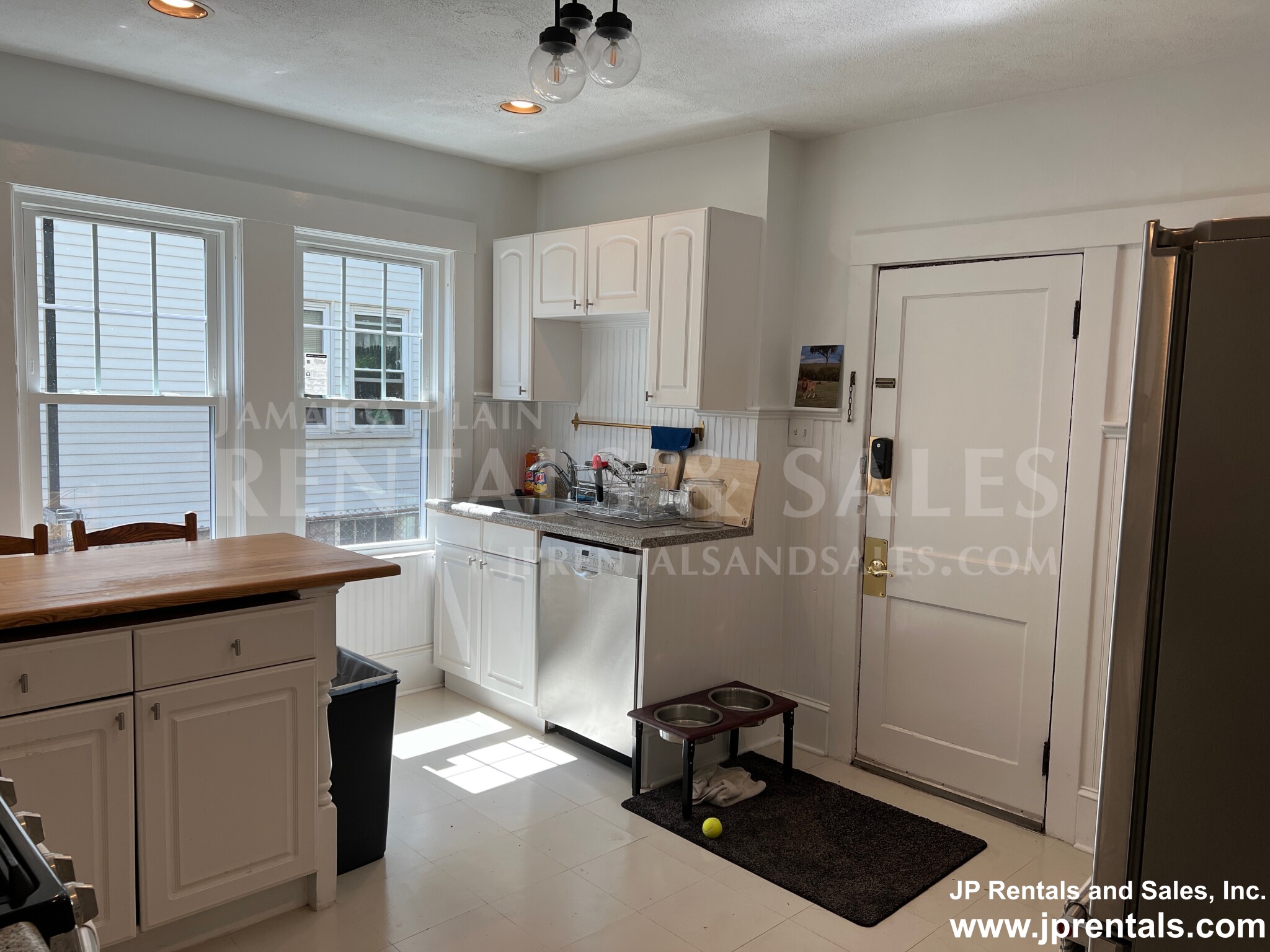 97 Rossmore Rd, Jamaica Plain