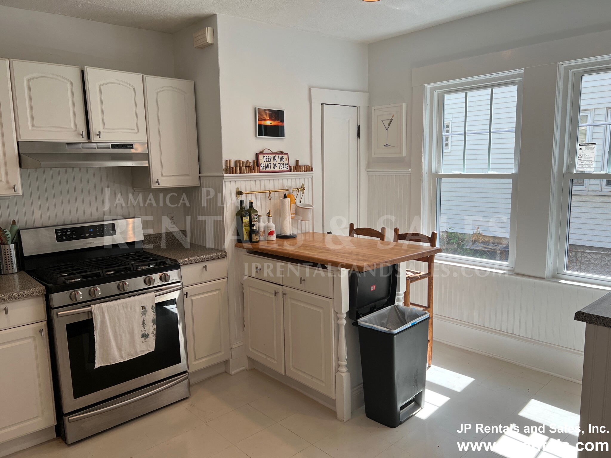 97 Rossmore Rd, Jamaica Plain