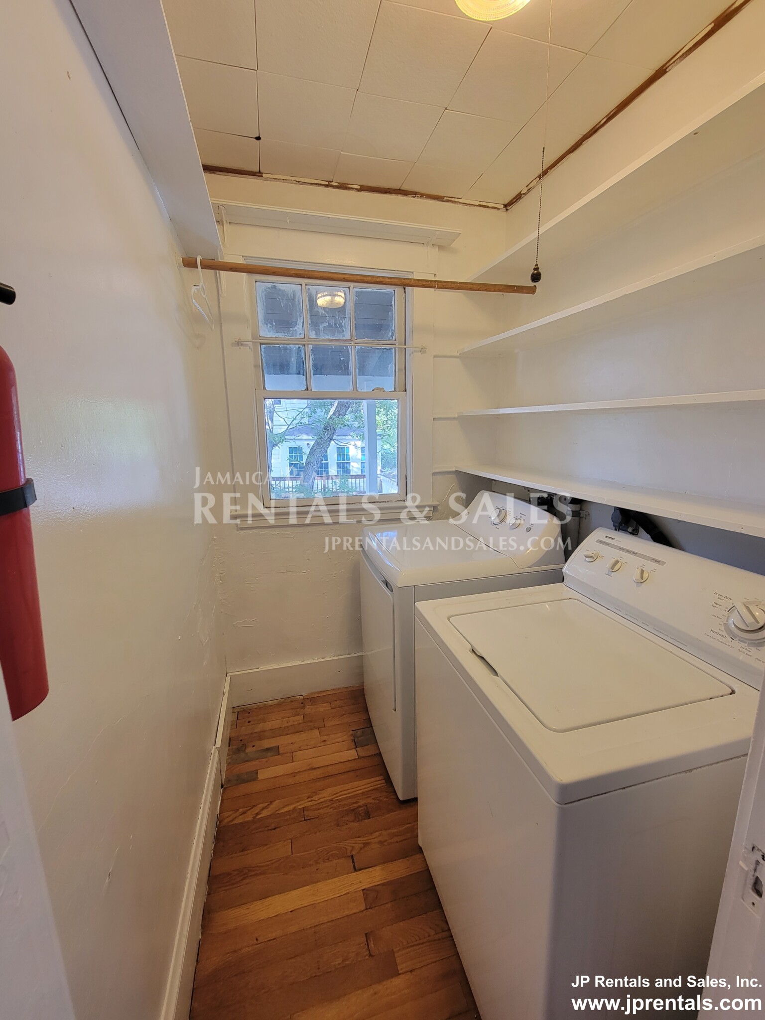 108 Bourne St, Jamaica Plain