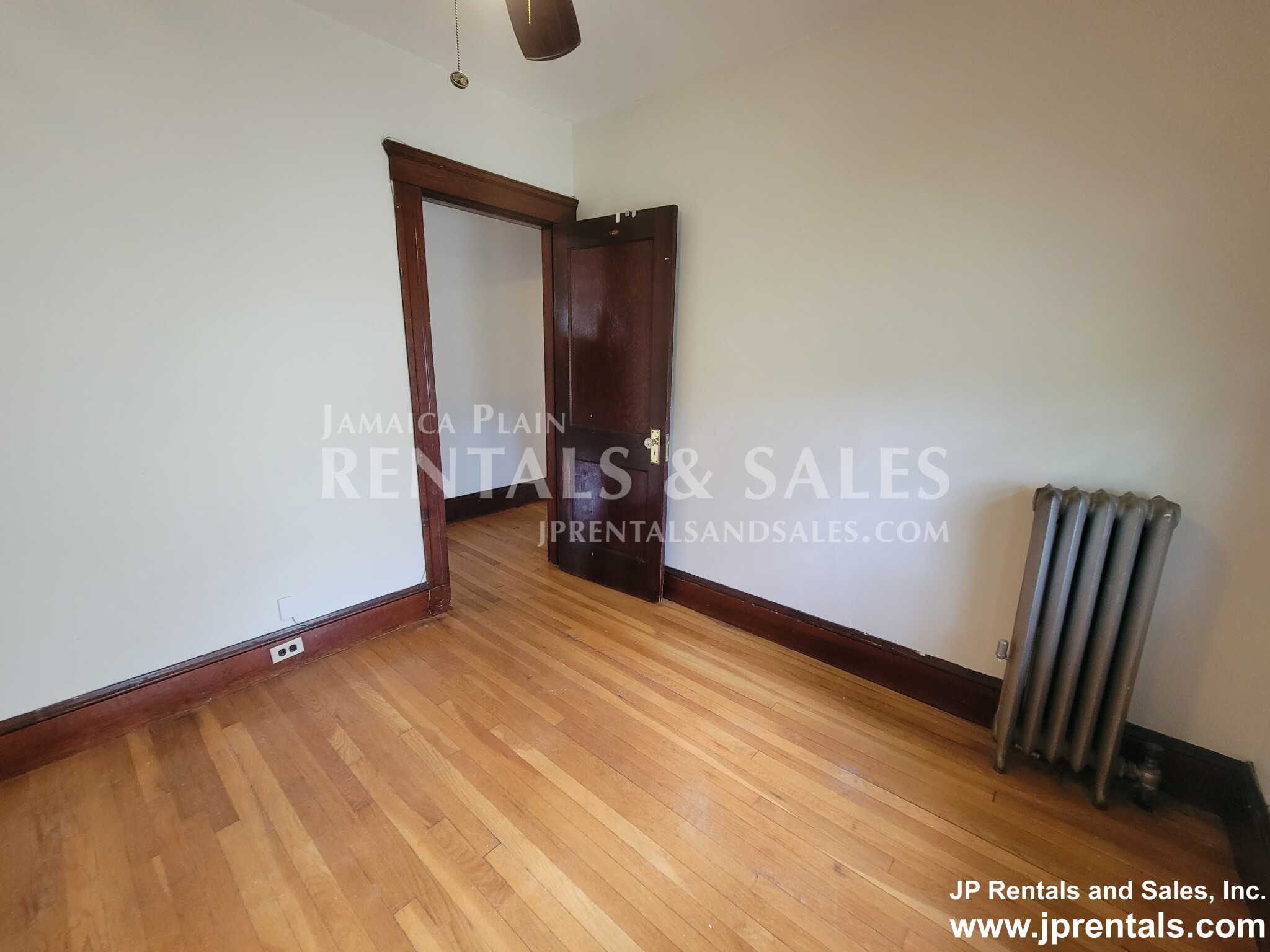 108 Bourne St, Jamaica Plain