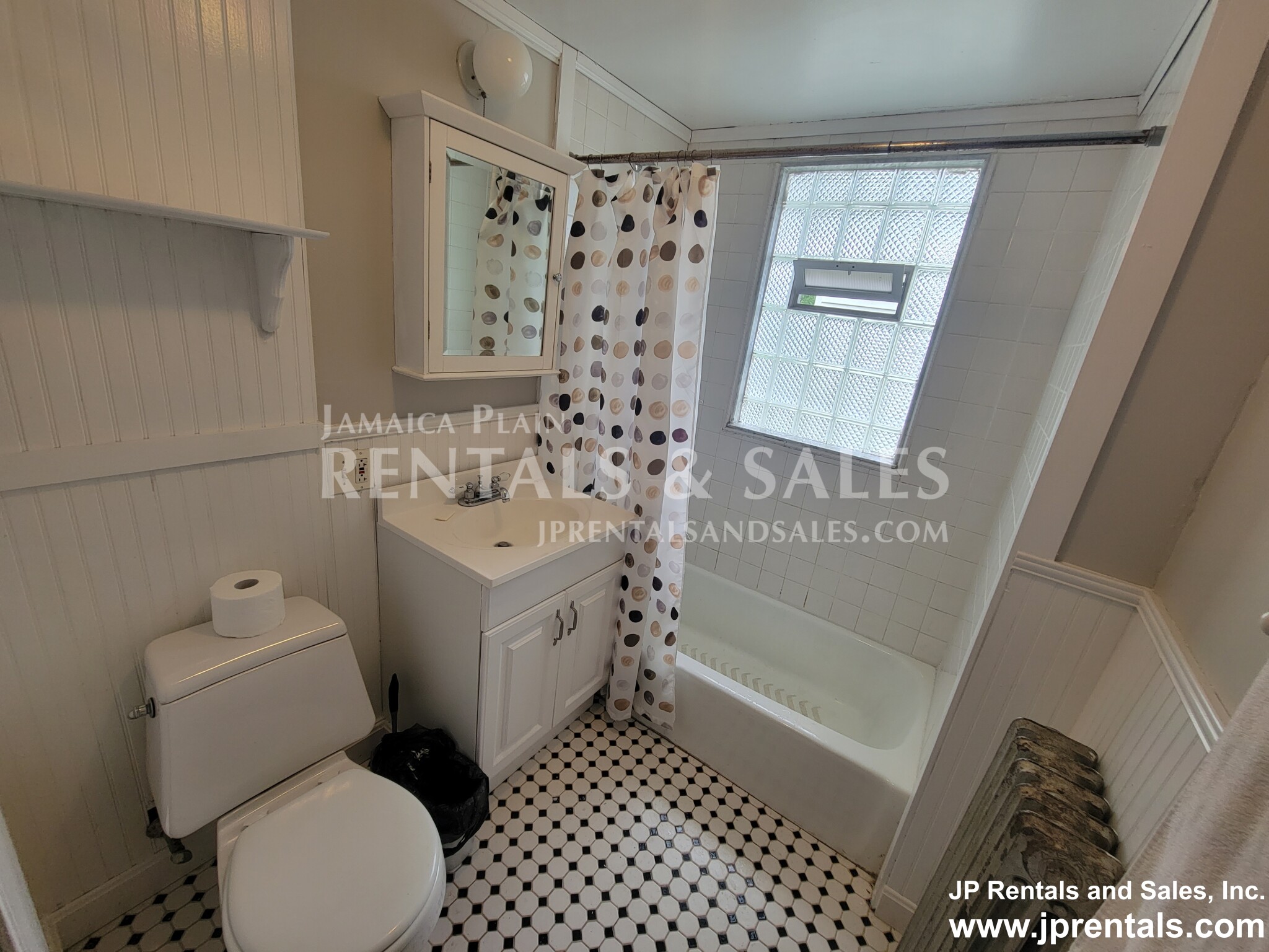 108 Bourne St, Jamaica Plain