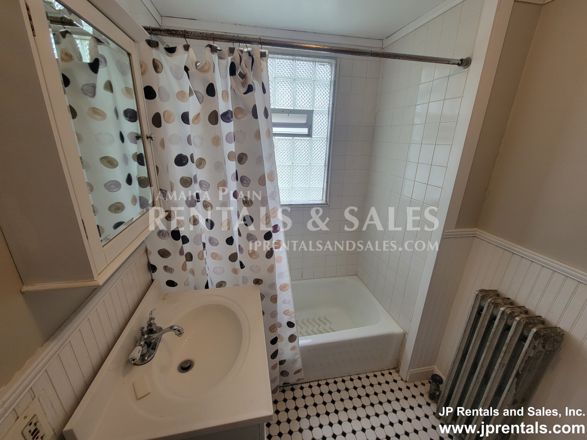 108 Bourne St, Jamaica Plain