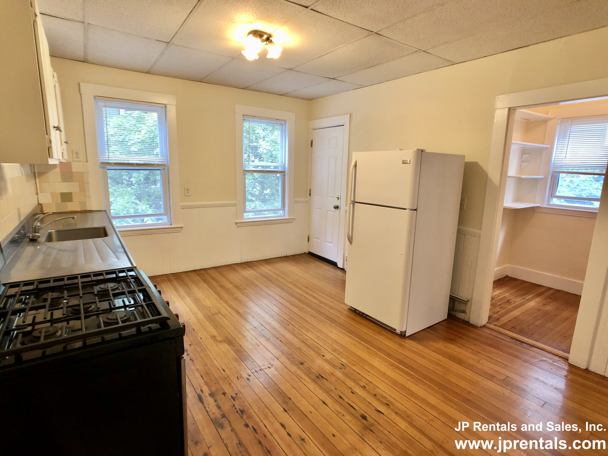 64 Parkton Rd, Jamaica Plain