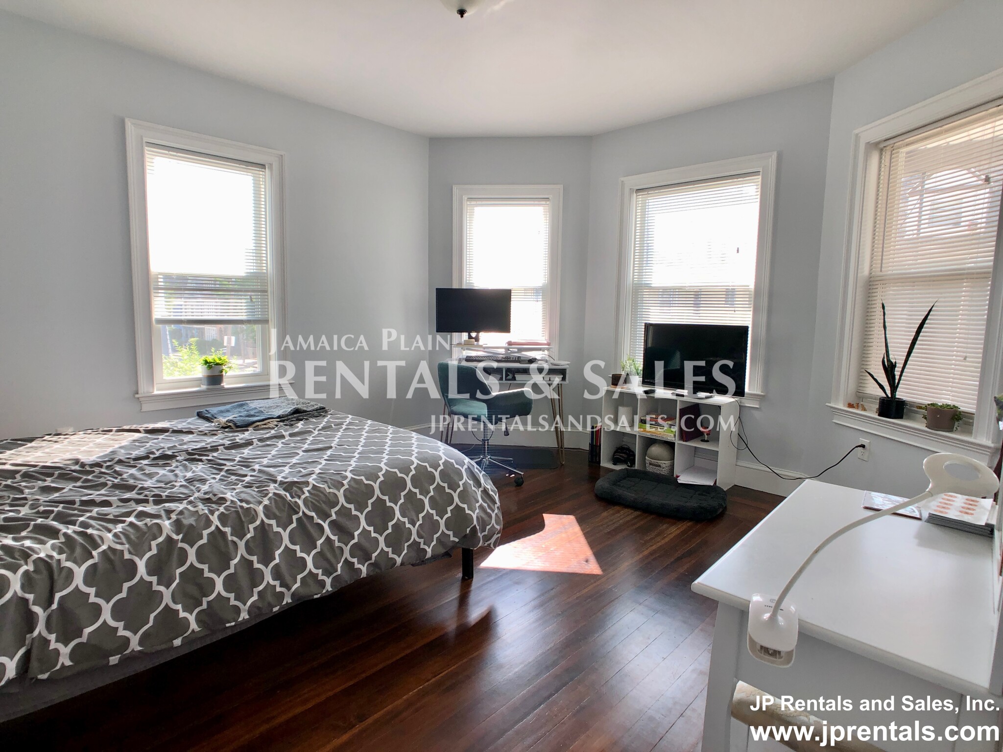 53 Wenham St, Jamaica Plain