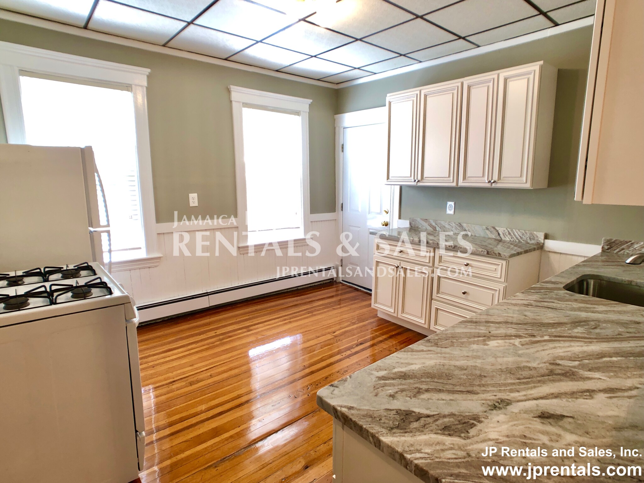 44 Parkton Rd, Jamaica Plain