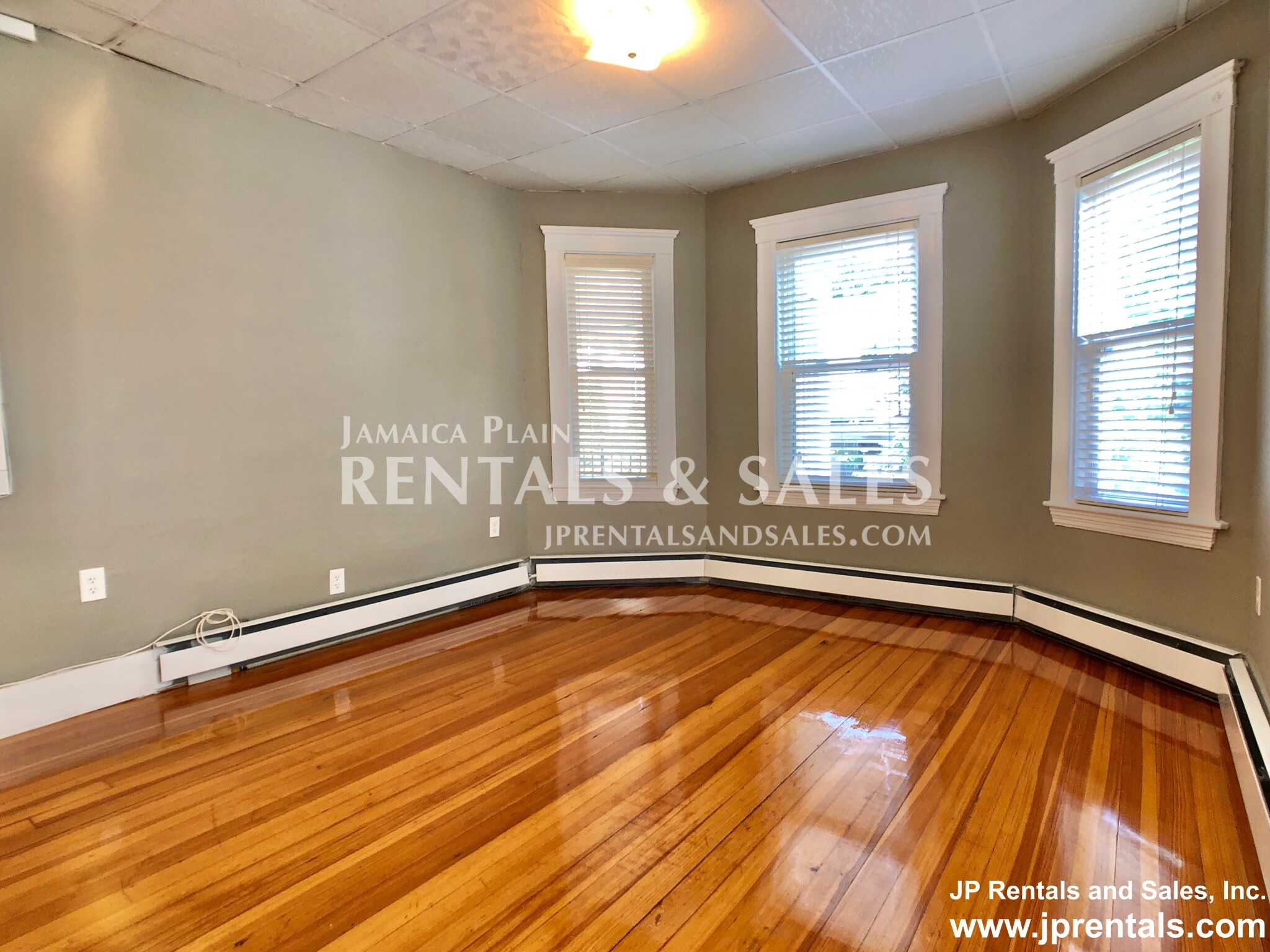 44 Parkton Rd, Jamaica Plain