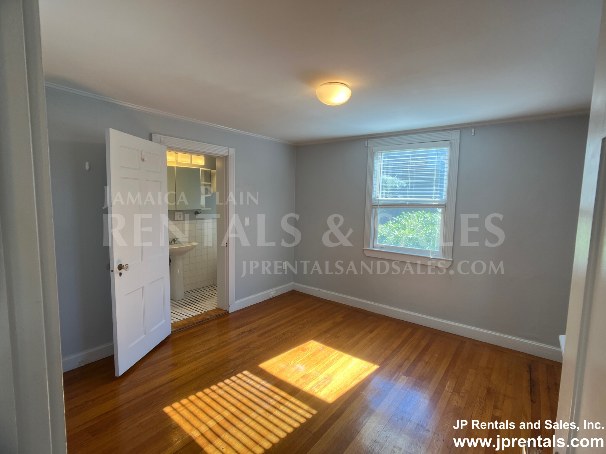 22 Peter Parley Rd, Jamaica Plain