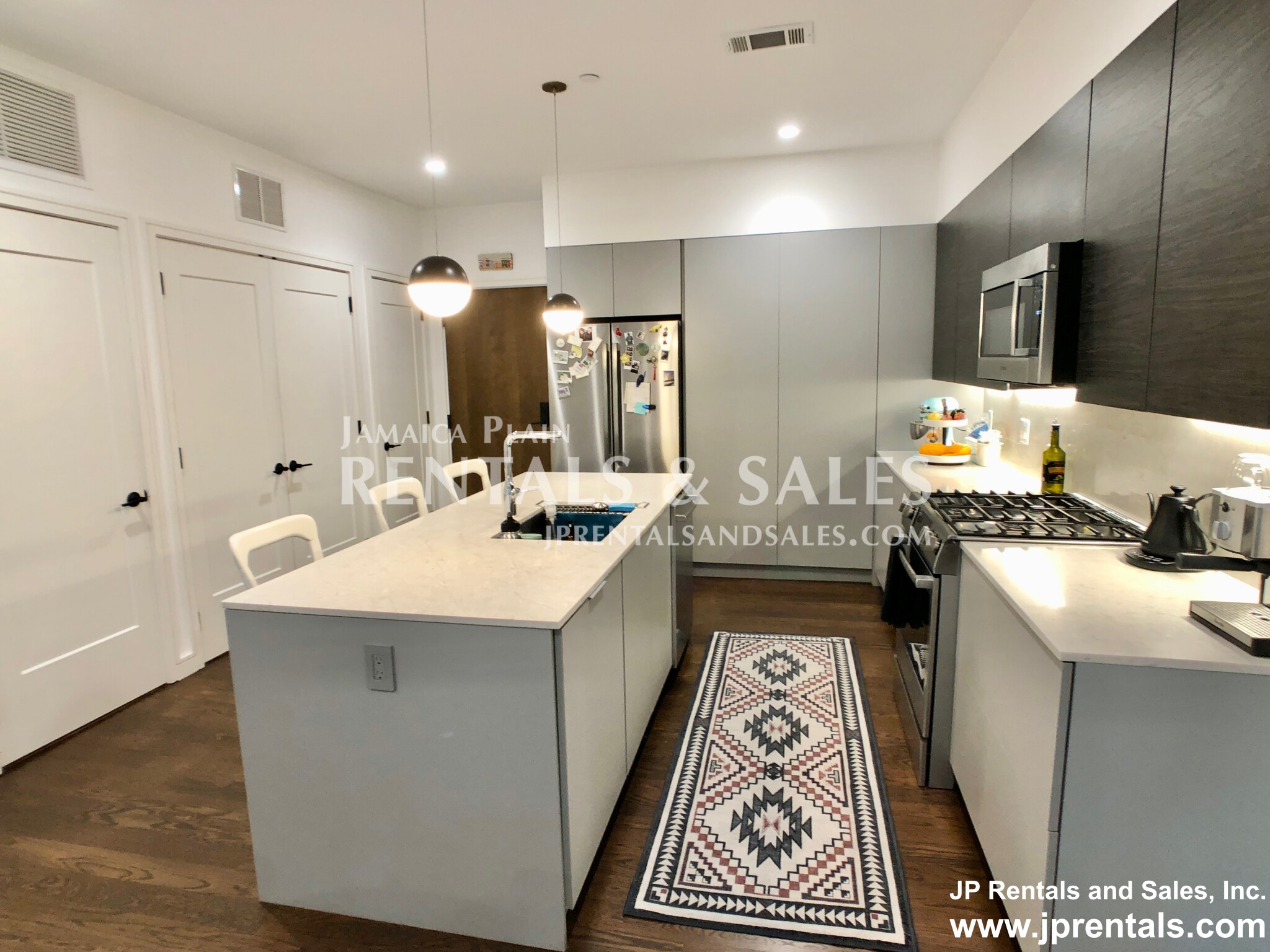 45 Burnett St, Jamaica Plain