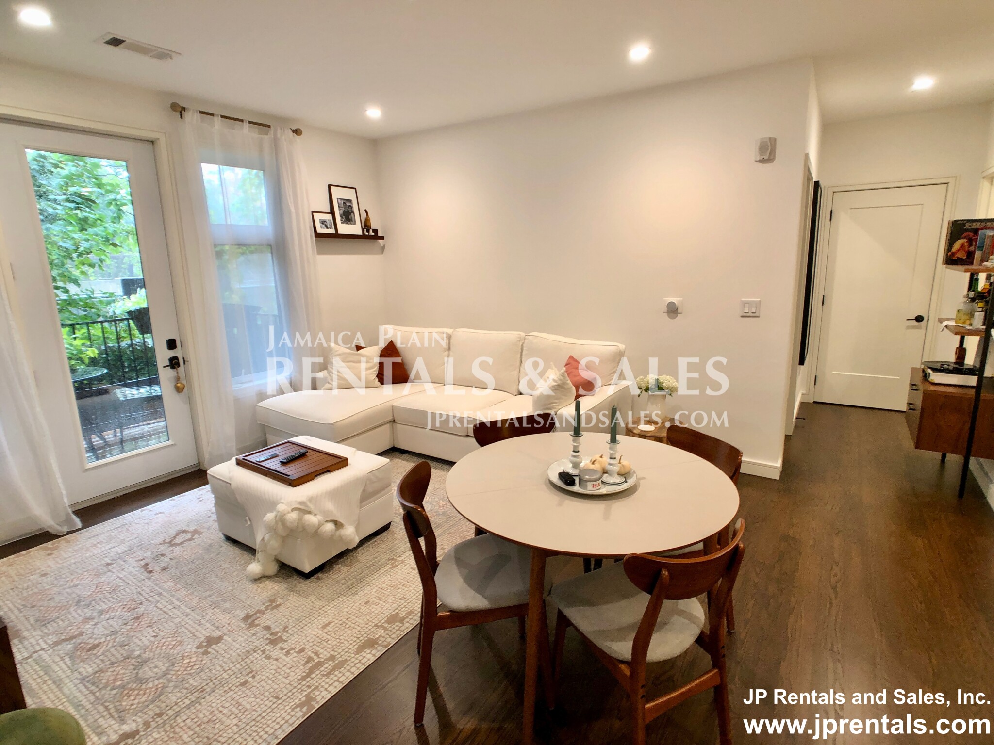 45 Burnett St, Jamaica Plain