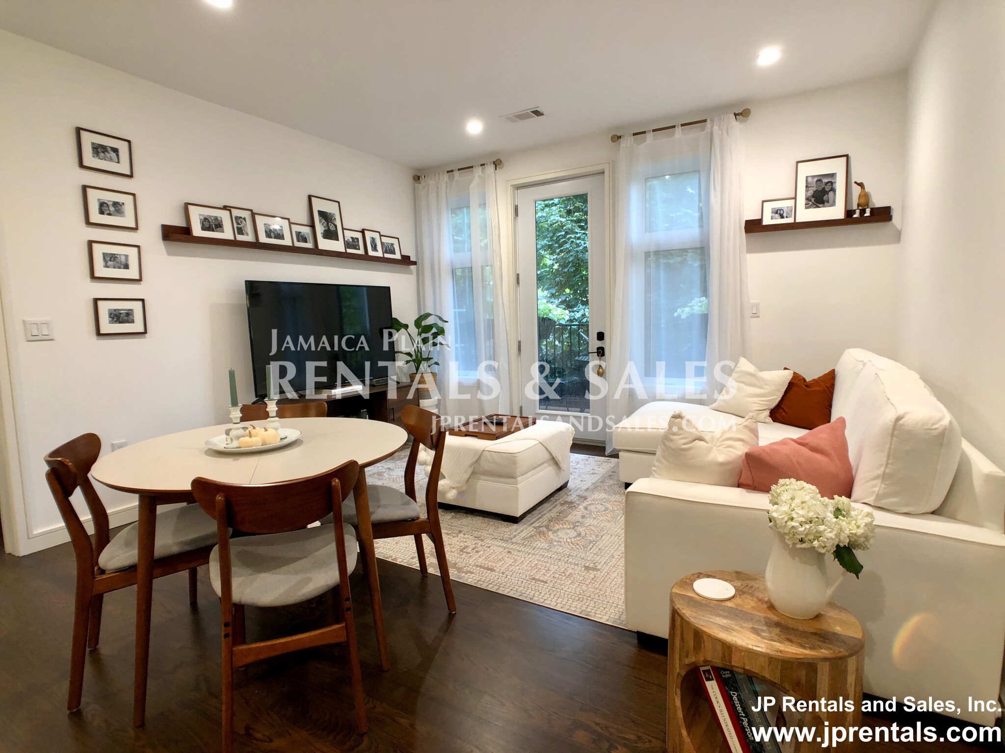 45 Burnett St, Jamaica Plain