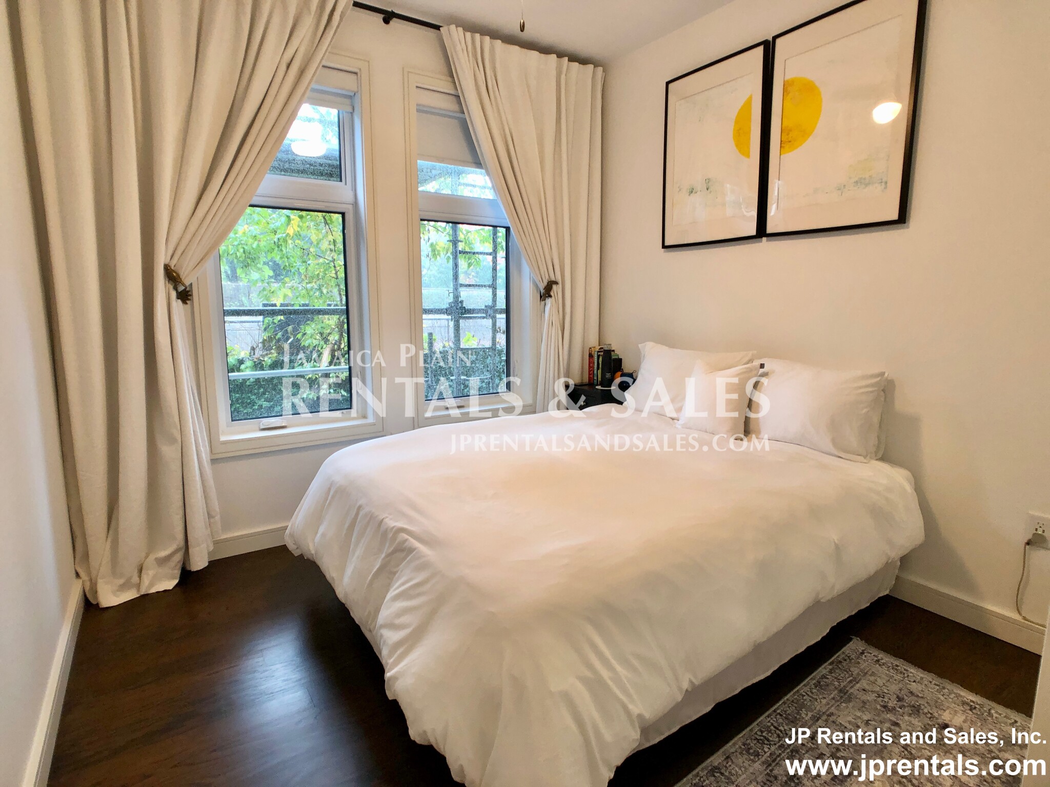 45 Burnett St, Jamaica Plain