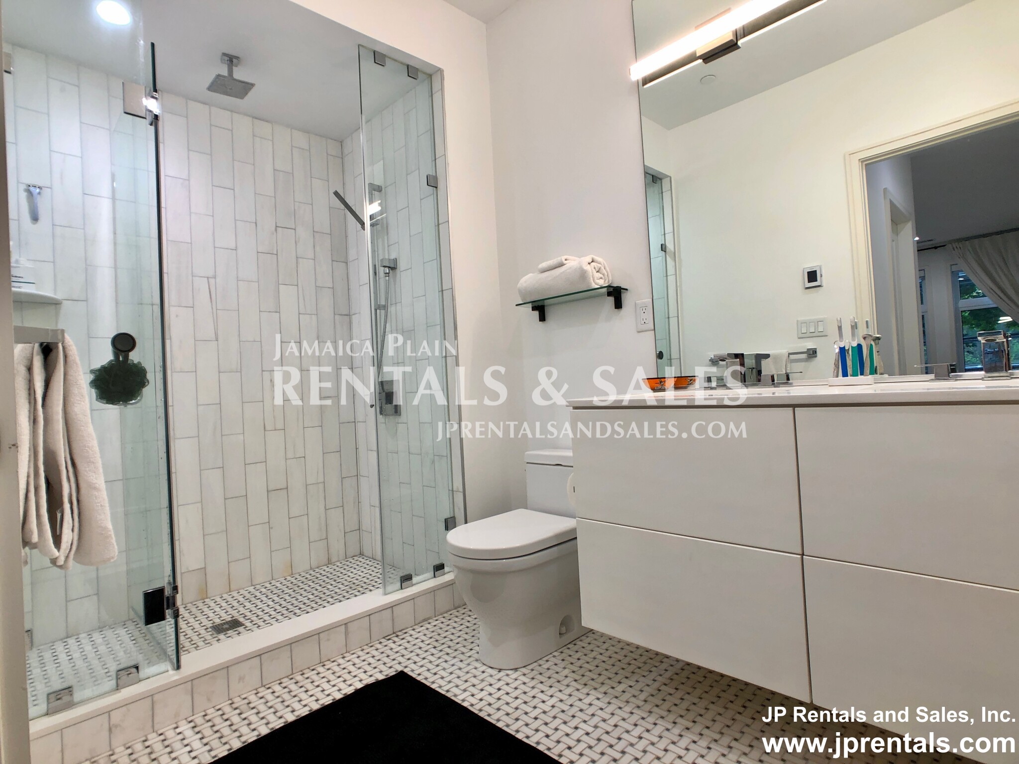 45 Burnett St, Jamaica Plain