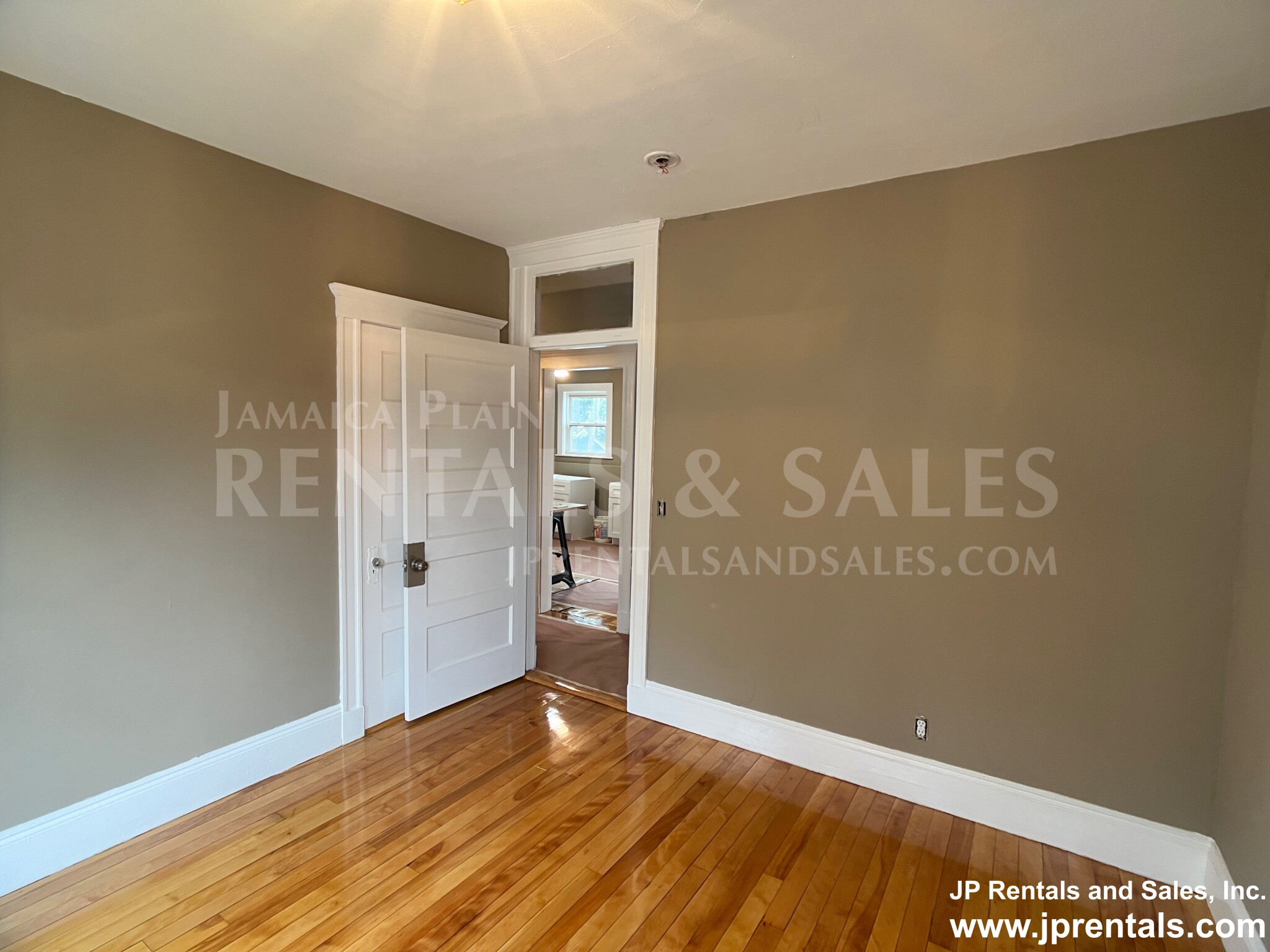 63 Manthorne Rd, West Roxbury