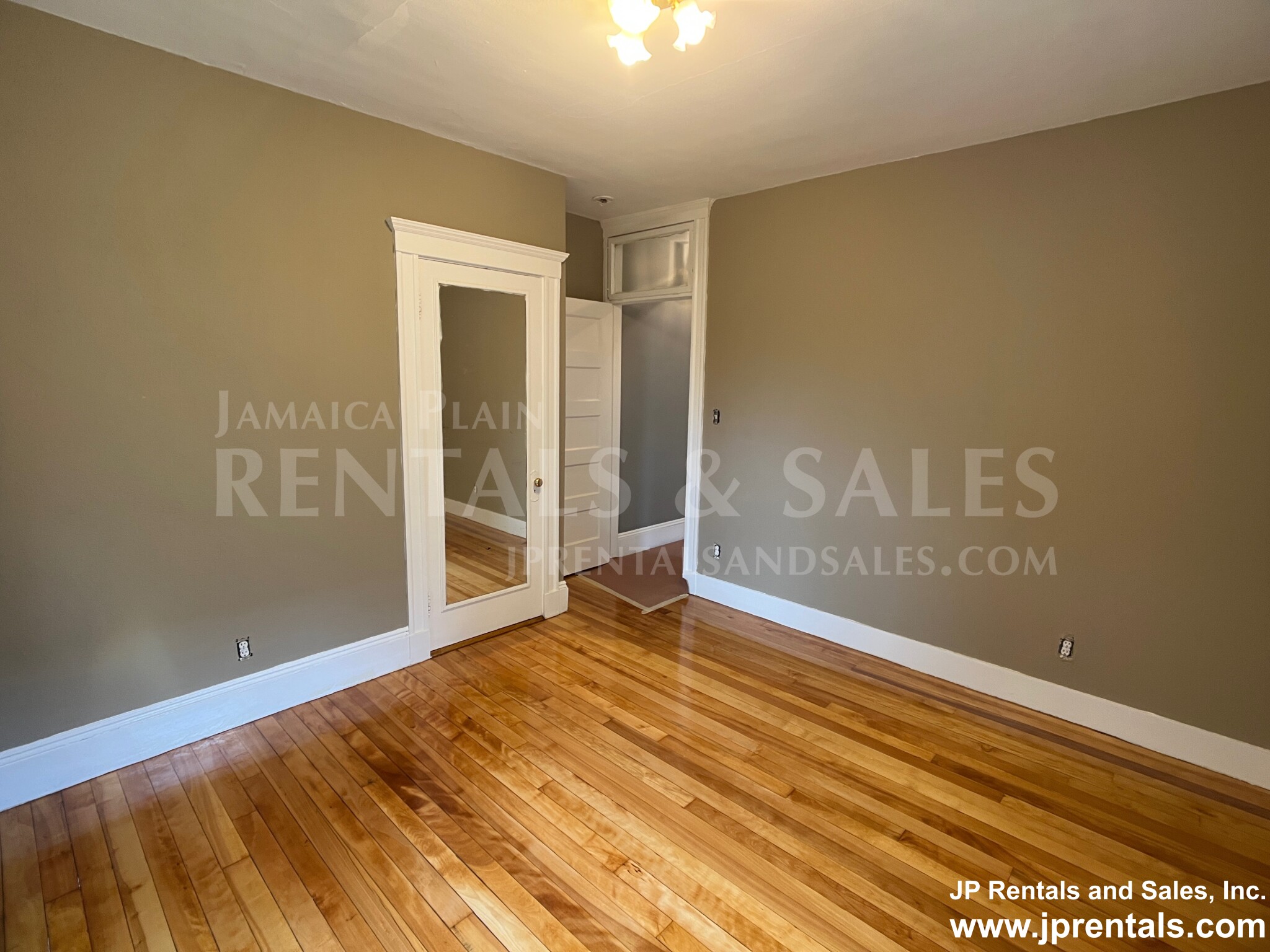63 Manthorne Rd, West Roxbury