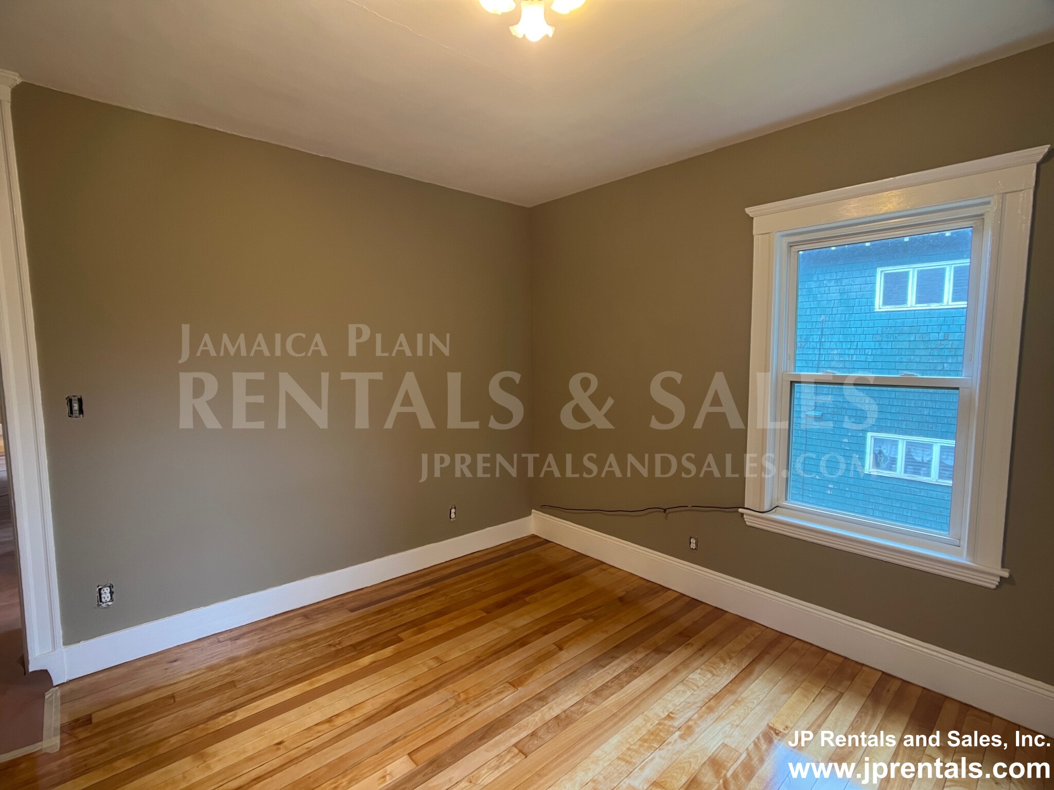 63 Manthorne Rd, West Roxbury