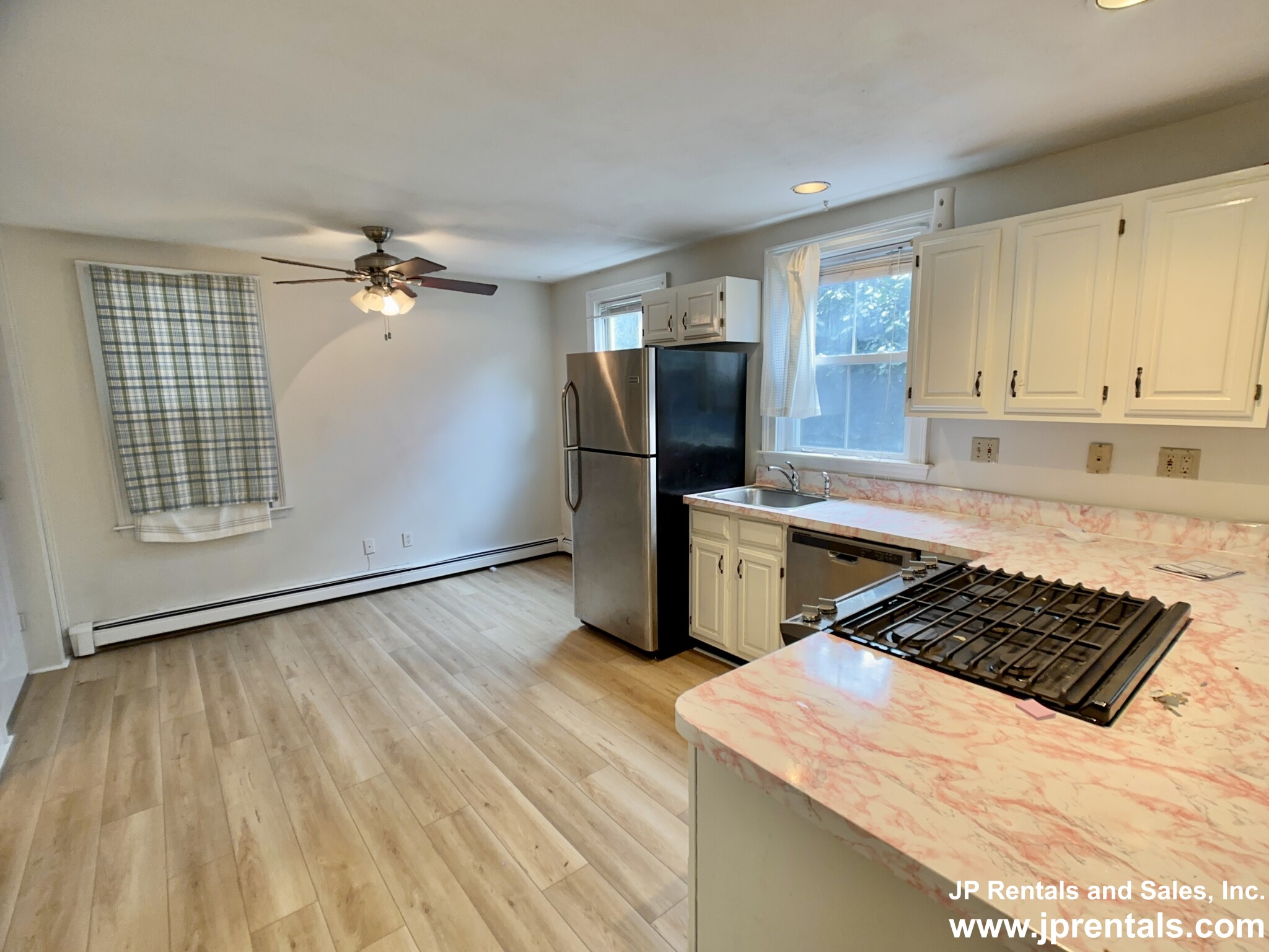 46 Woodlawn St, Jamaica Plain