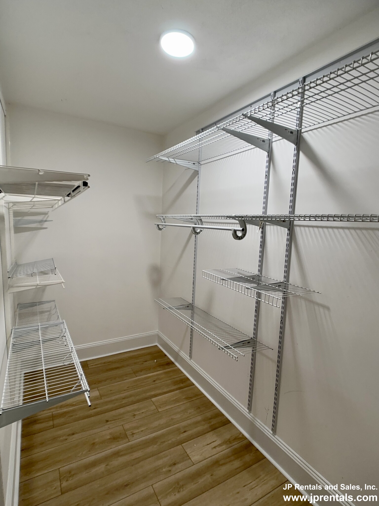 46 Woodlawn St, Jamaica Plain