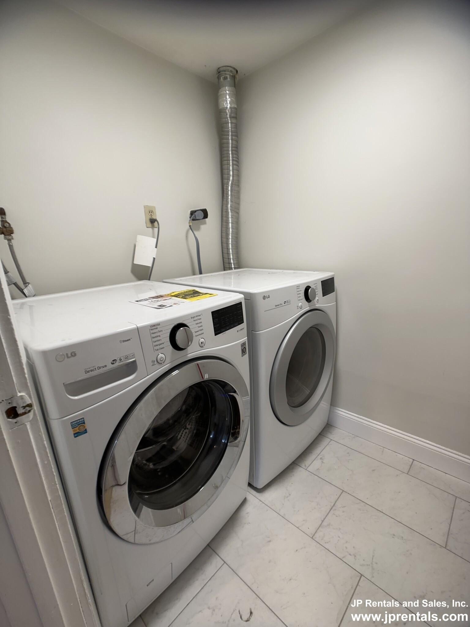 46 Woodlawn St, Jamaica Plain