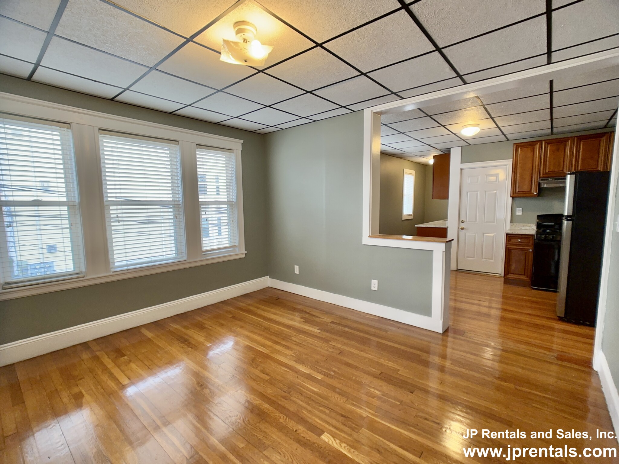 4615 Washington St, Roslindale